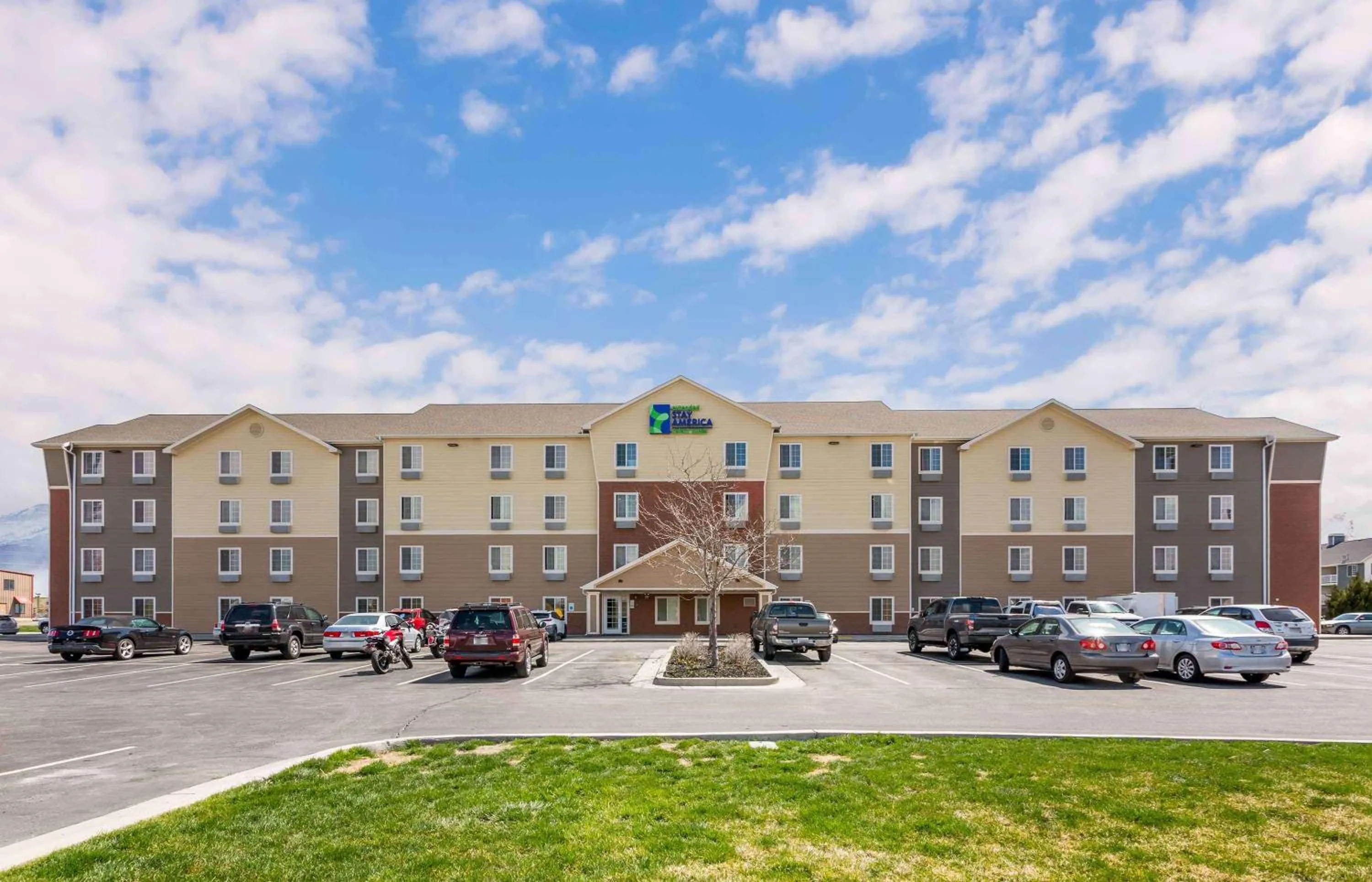 Property building in Extended Stay America Select Suites - Ogden