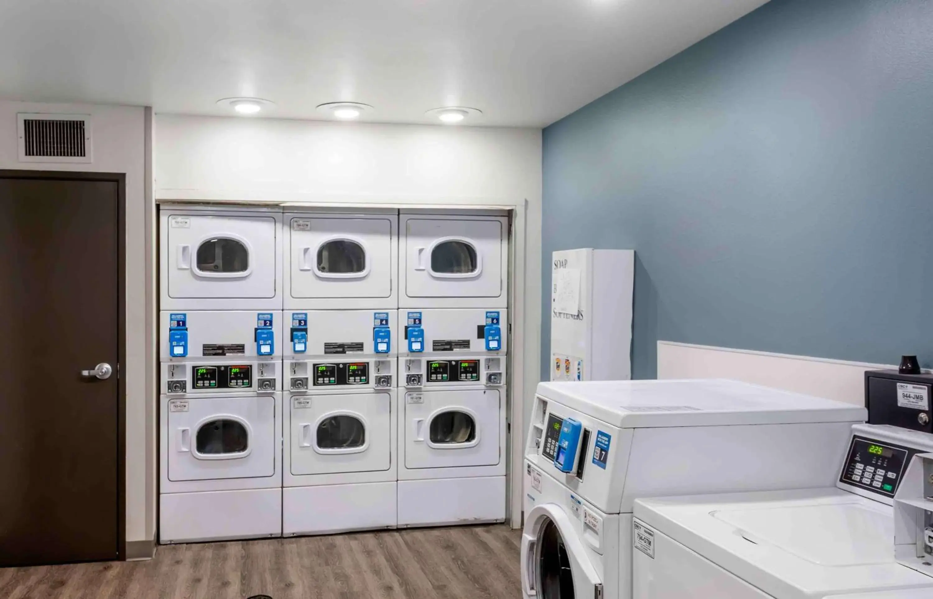 Property building in Extended Stay America Select Suites - Ogden Property building in Extended Stay America Select Suites - Ogden