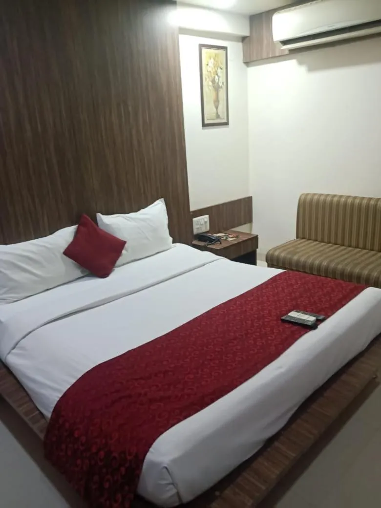 Bedroom, Bed in Hotel Asian Inn, Nagpur