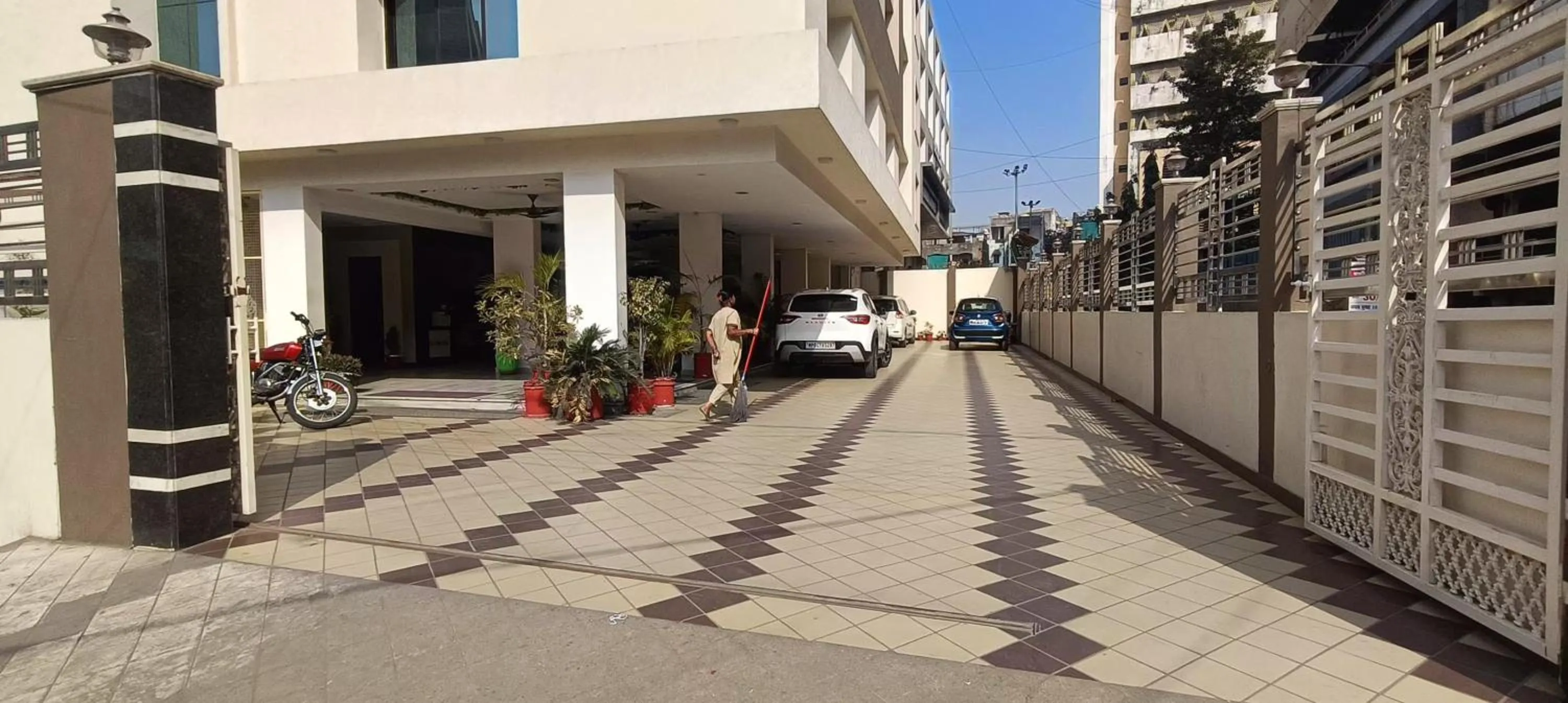 Parking in Hotel Asian Inn, Nagpur