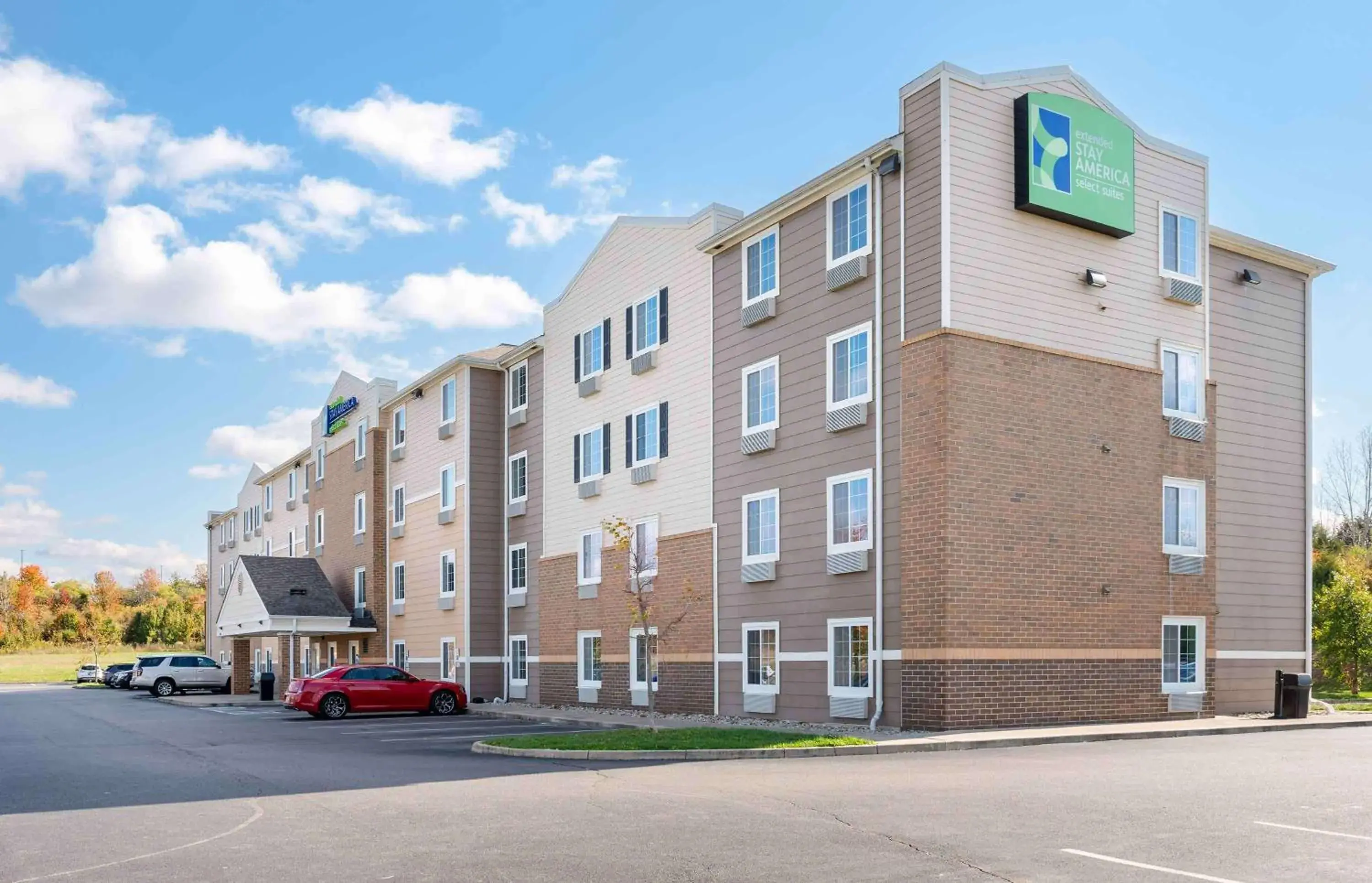 Property building in Extended Stay America Select Suites - Dayton - Miamisburg Property building in Extended Stay America Select Suites - Dayton - Miamisburg