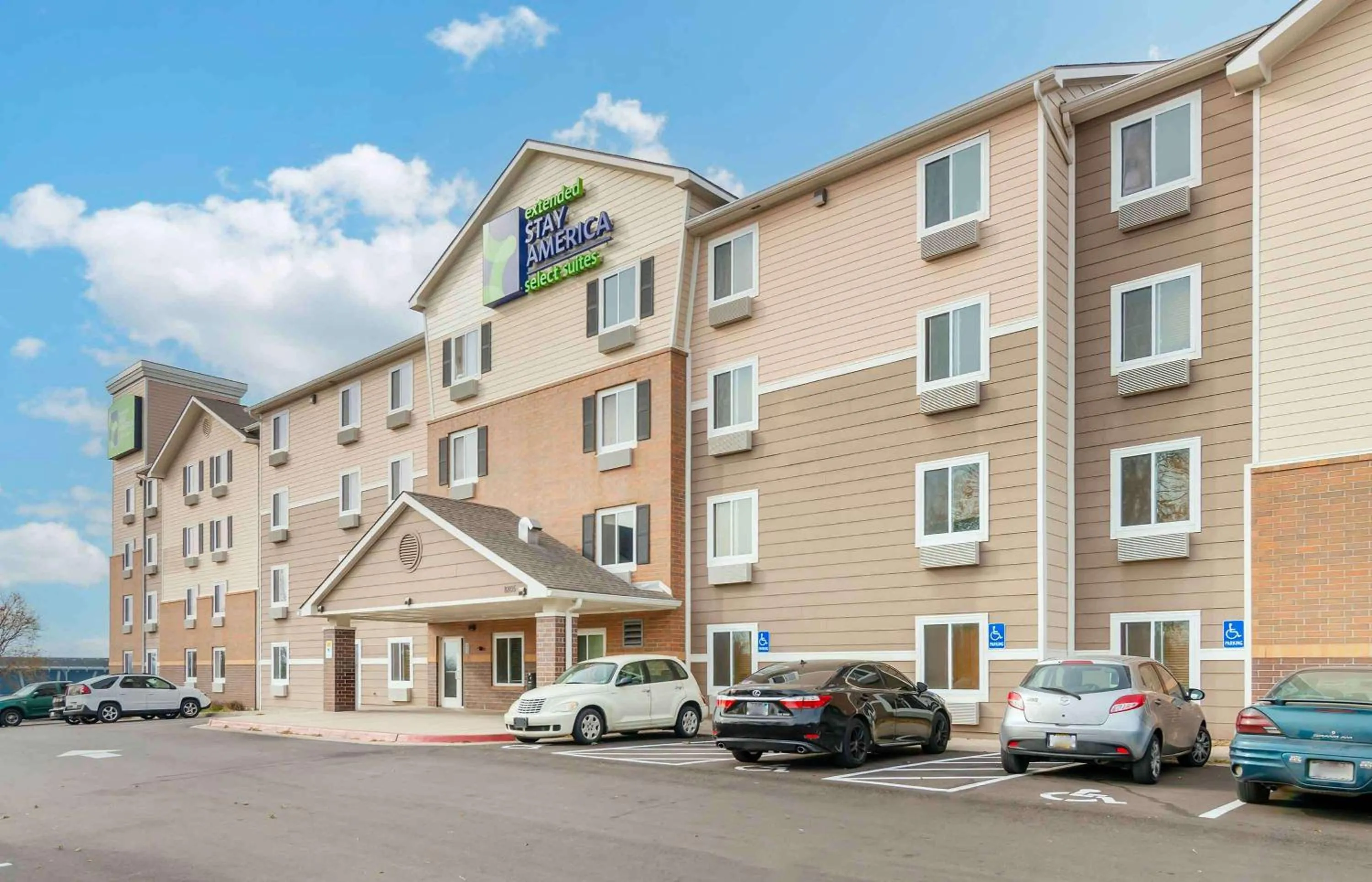 Property building in Extended Stay America Select Suites - Kansas City - Stadium