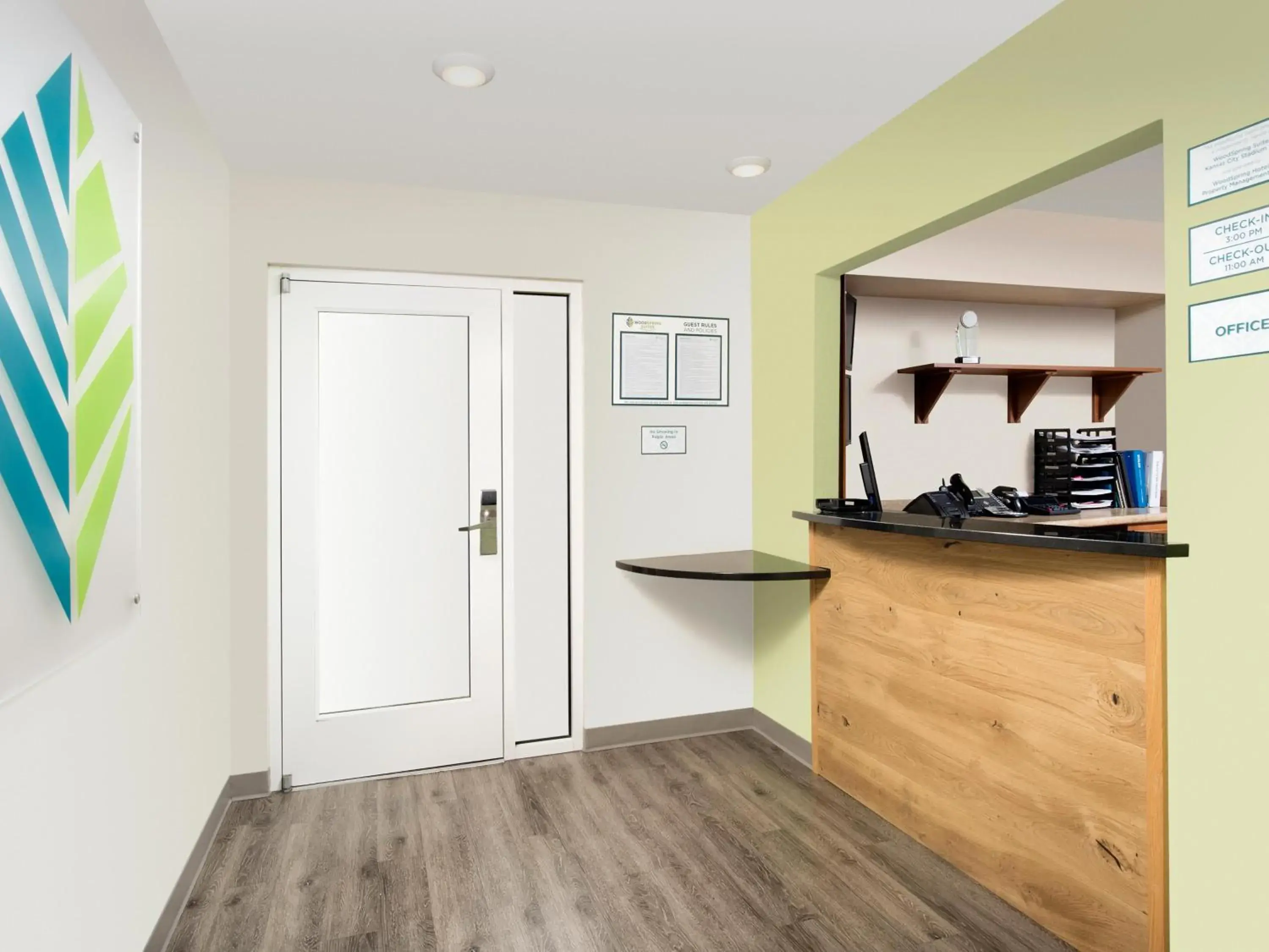 Lobby or reception in Extended Stay America Select Suites - Kansas City - Stadium Lobby or reception in Extended Stay America Select Suites - Kansas City - Stadium