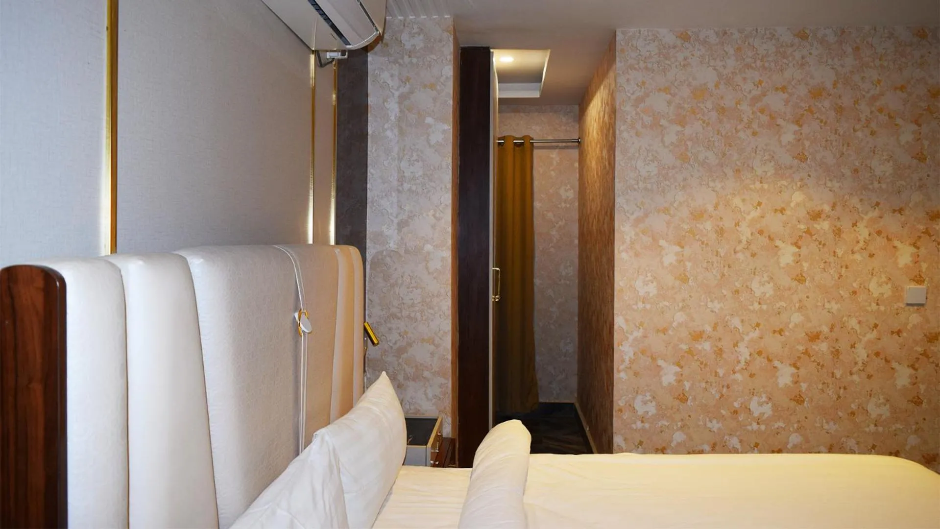 Courteous Hotel