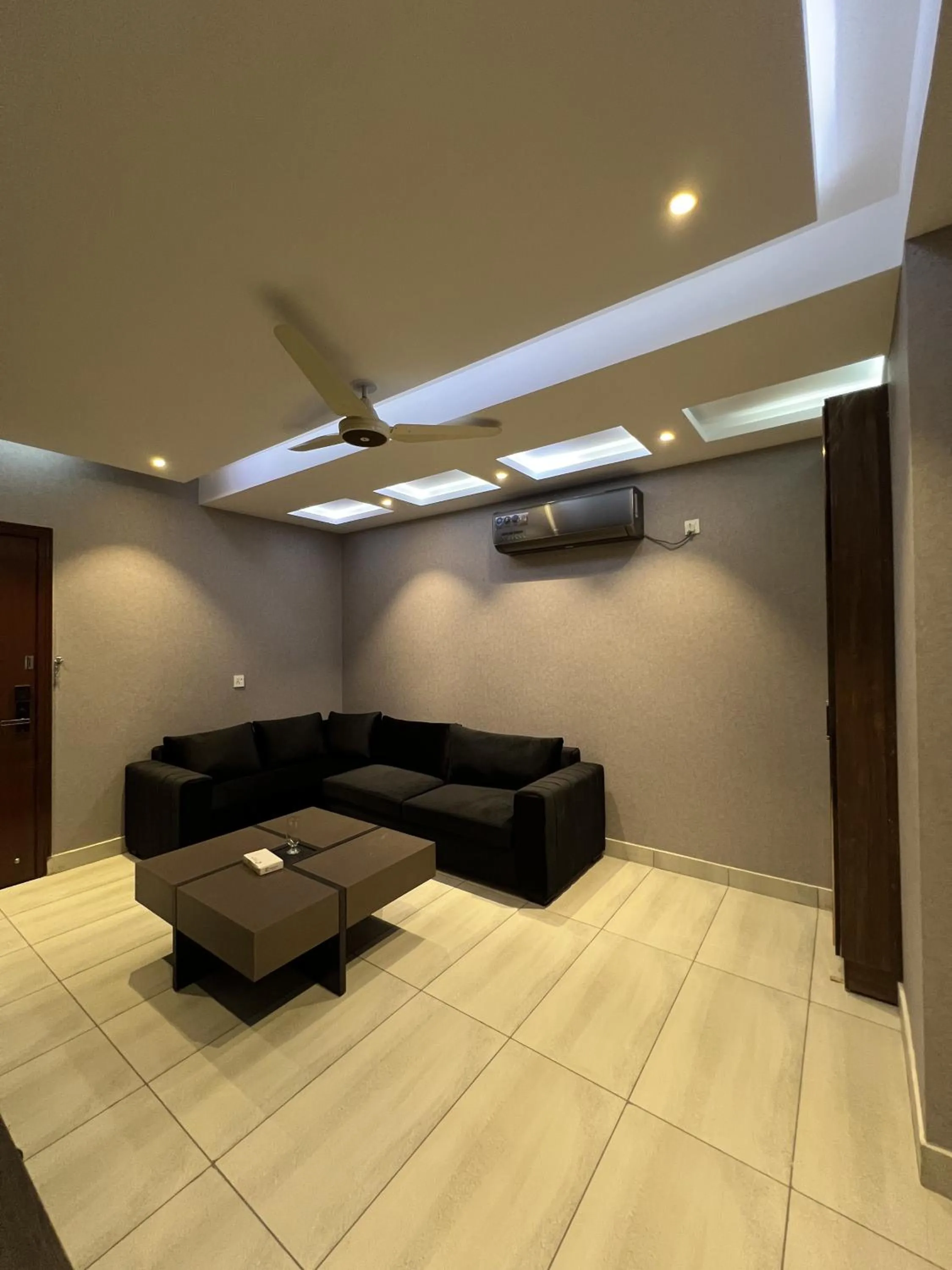 Living room in Courteous Hotel