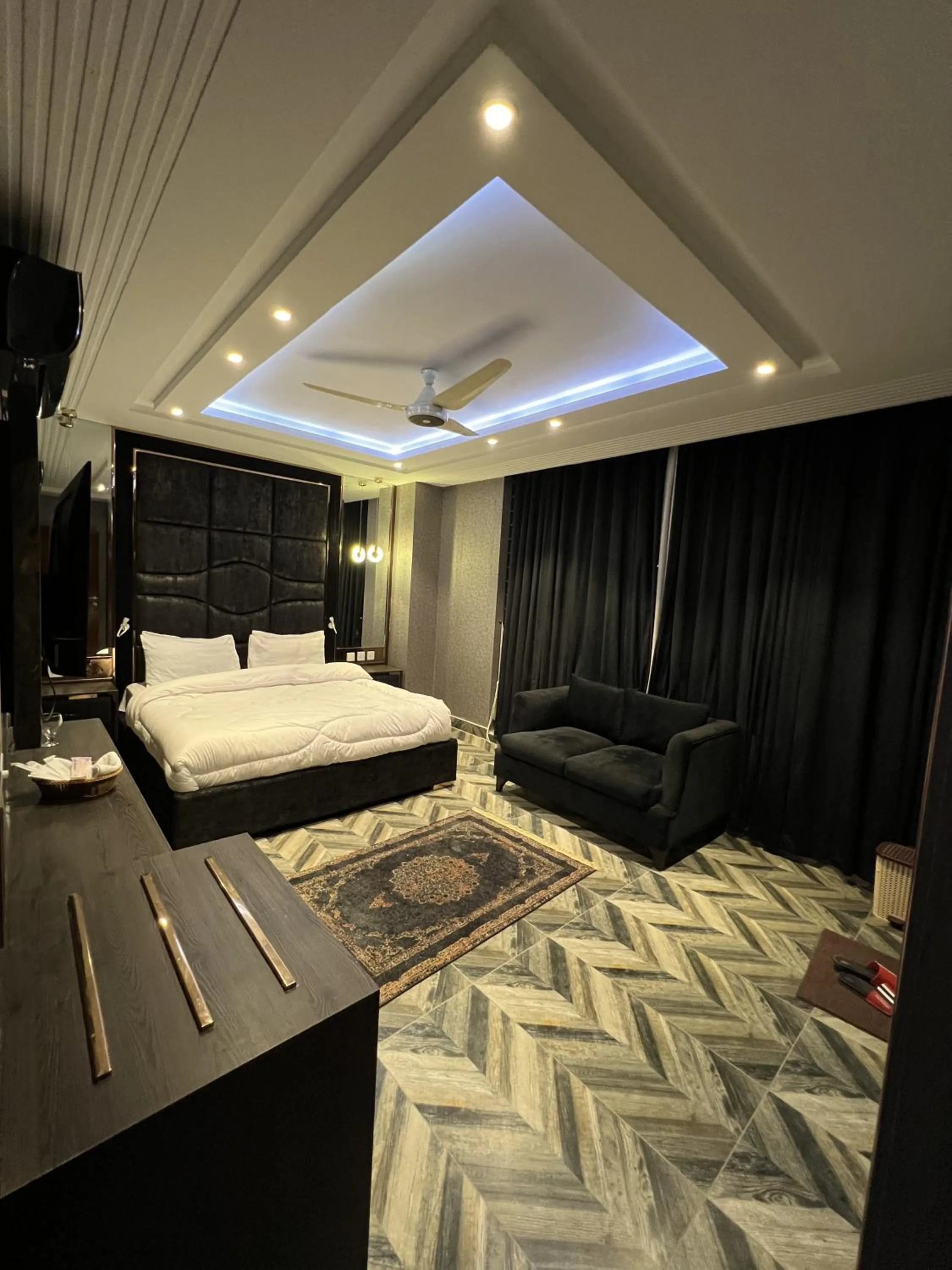 Bed in Courteous Hotel