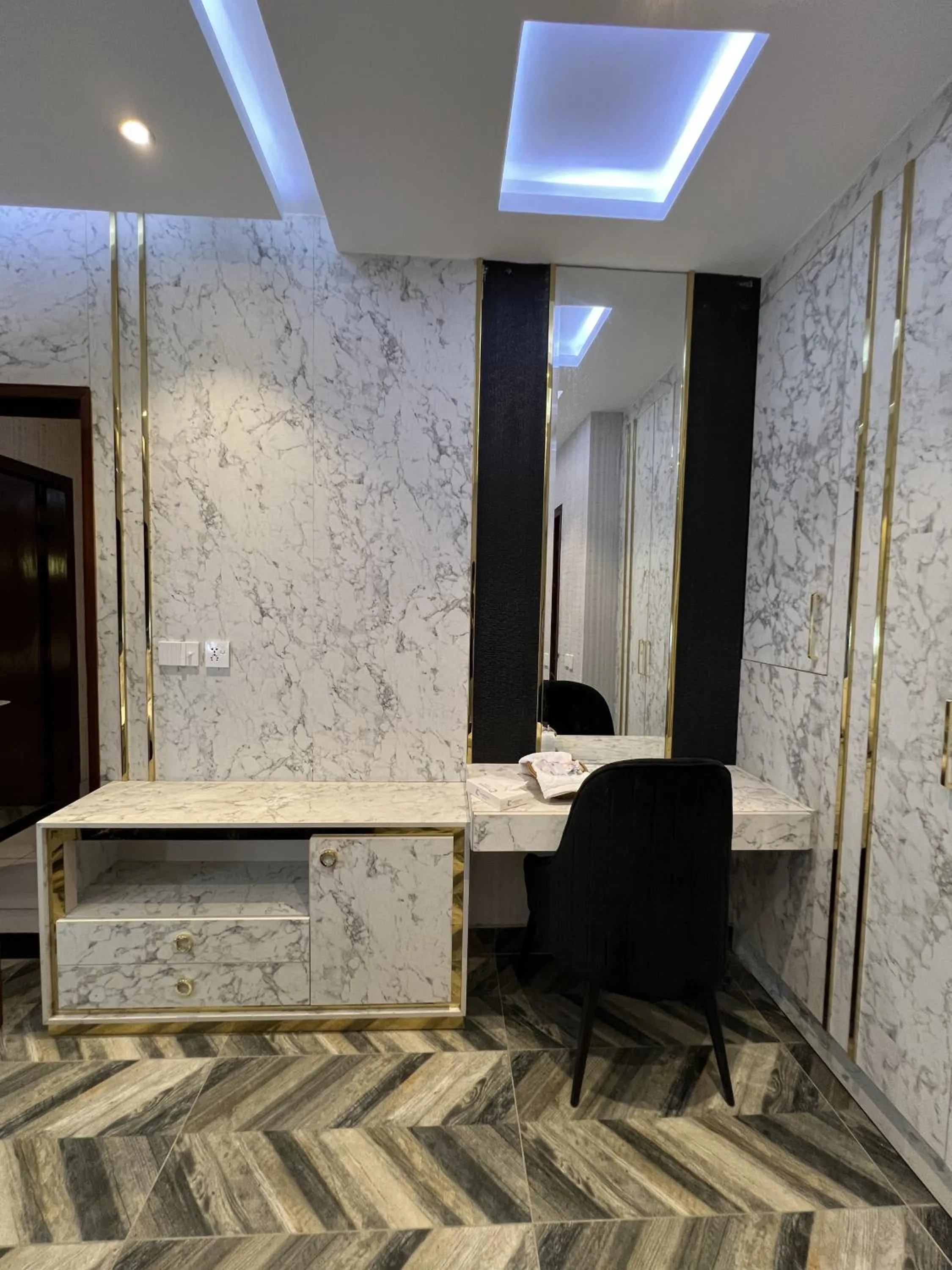 Living room in Courteous Hotel