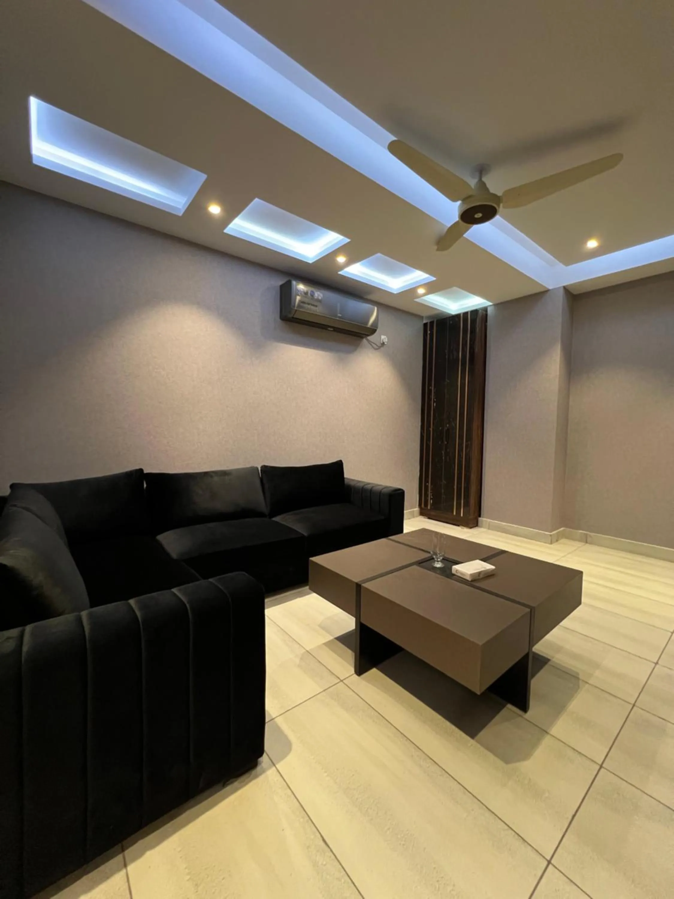 Living room in Courteous Hotel