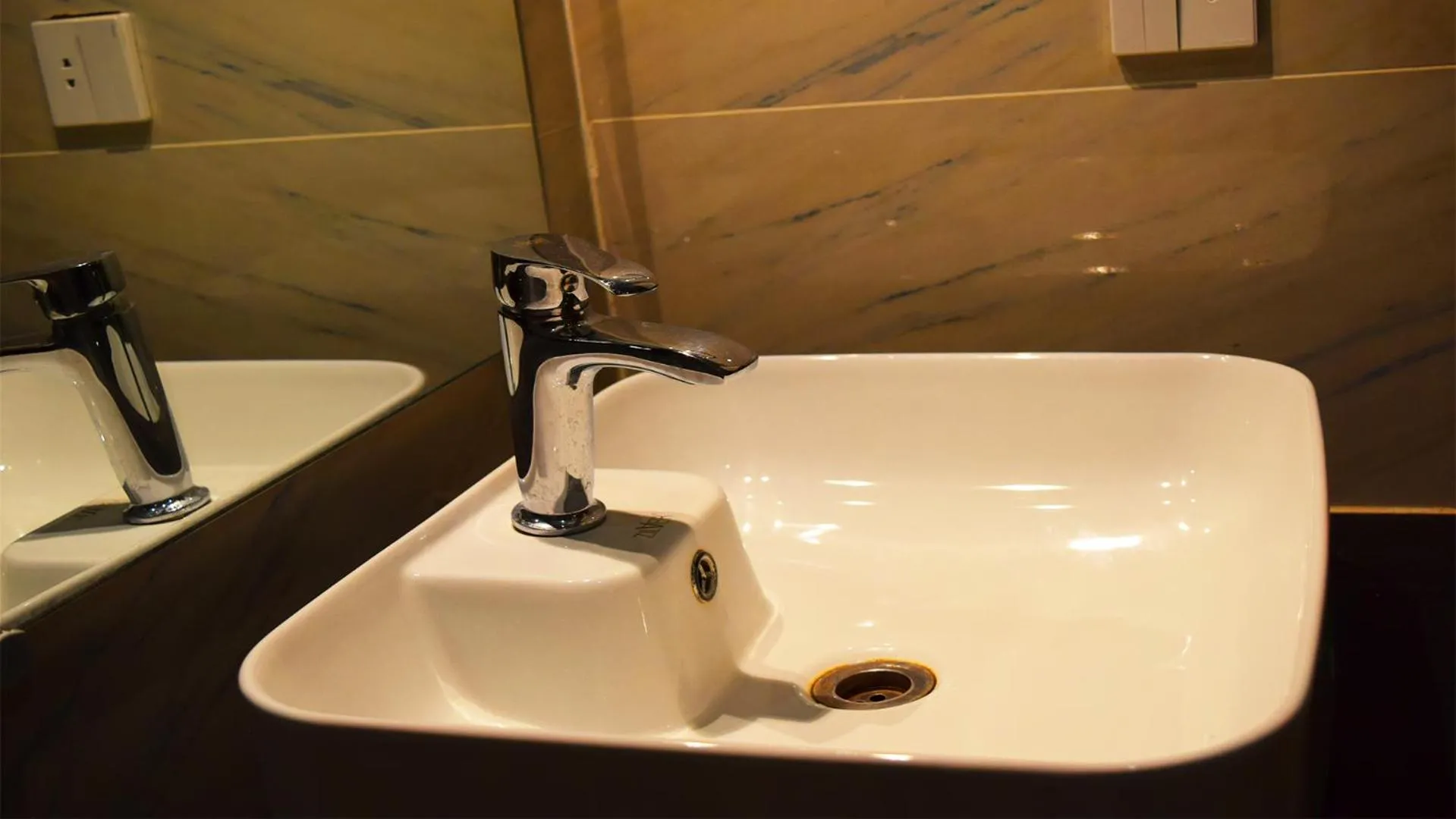 Courteous Hotel