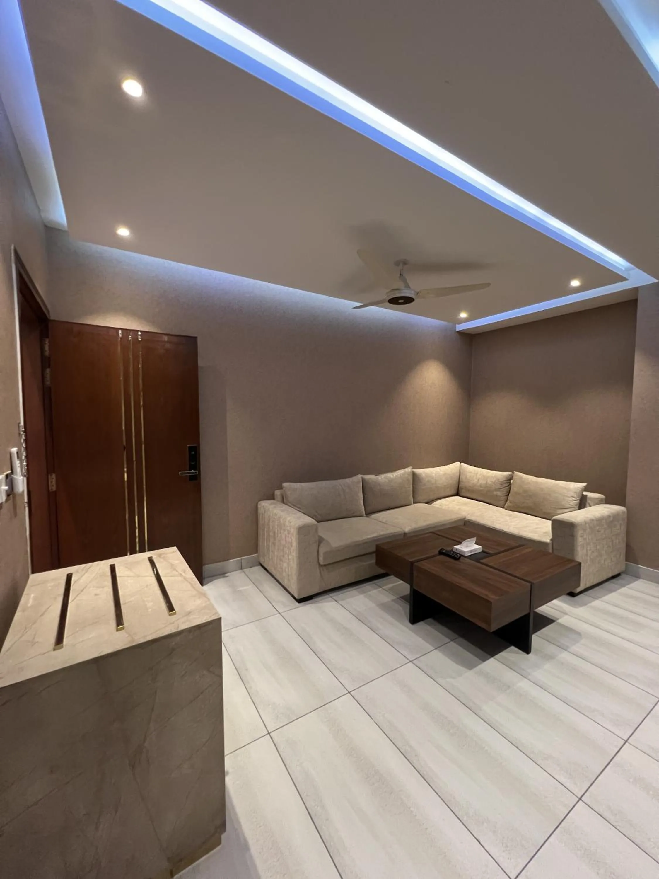 Living room in Courteous Hotel