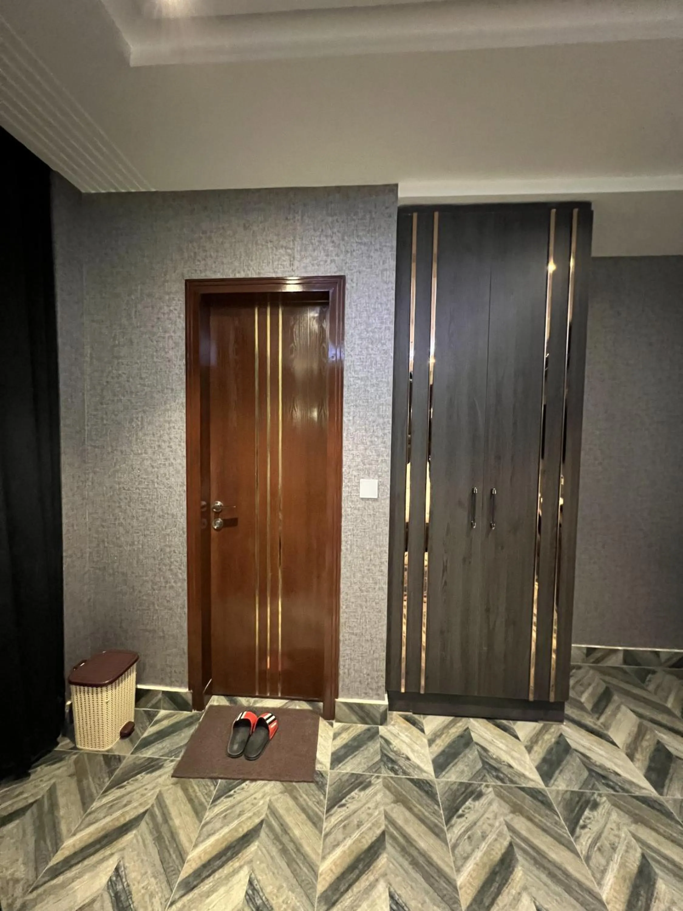 wardrobe in Courteous Hotel