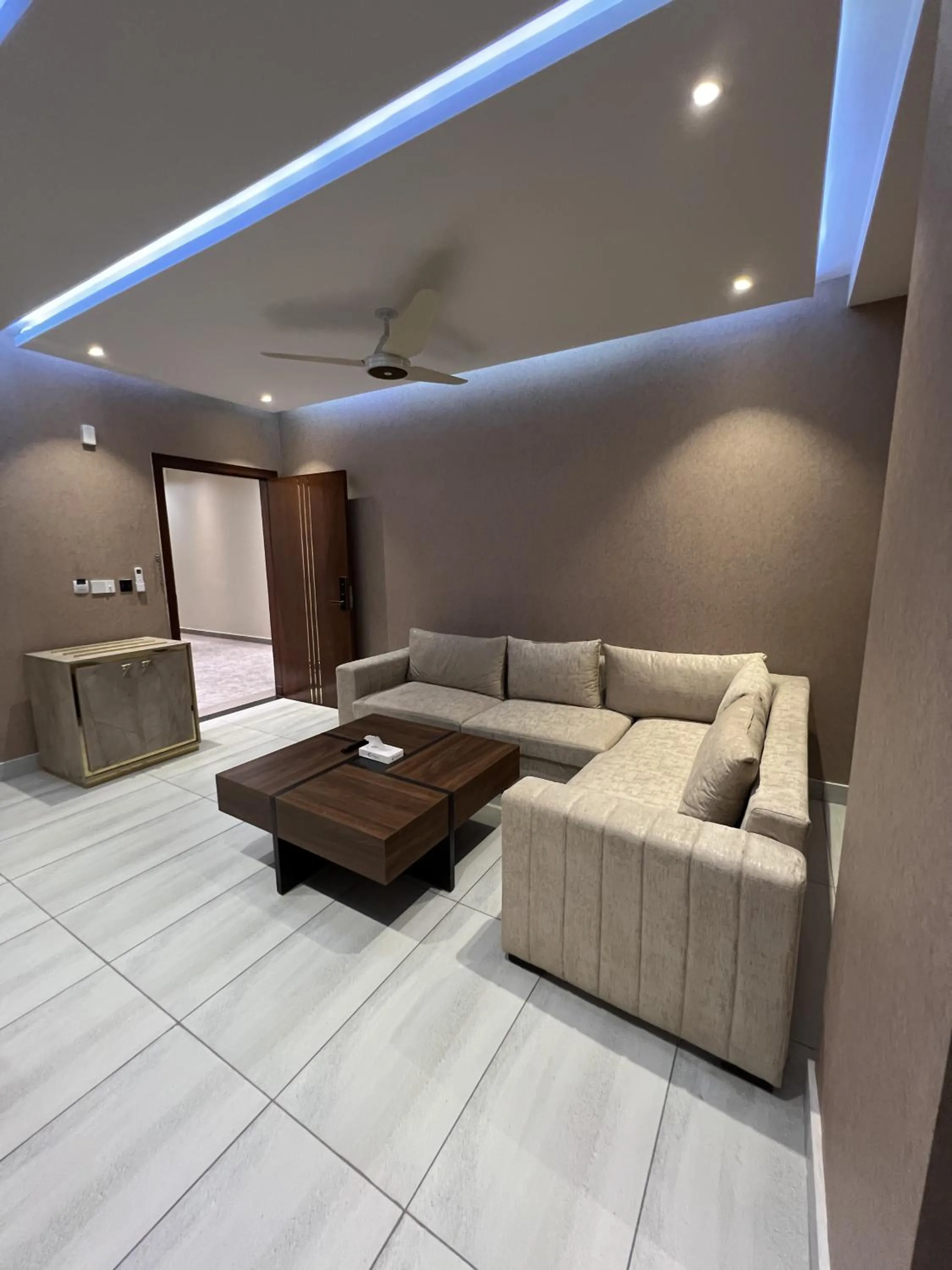 Living room in Courteous Hotel