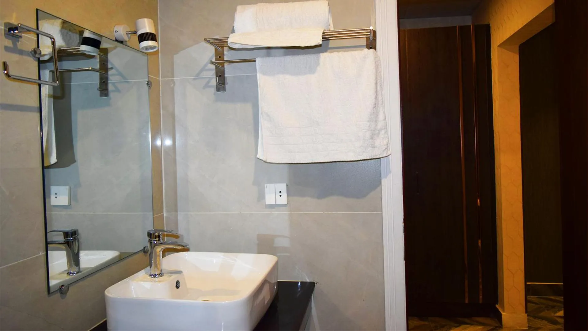 Courteous Hotel