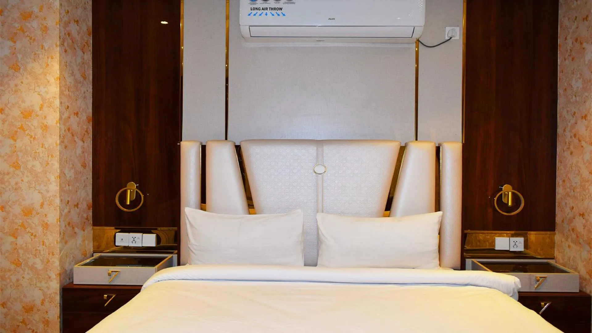 Courteous Hotel