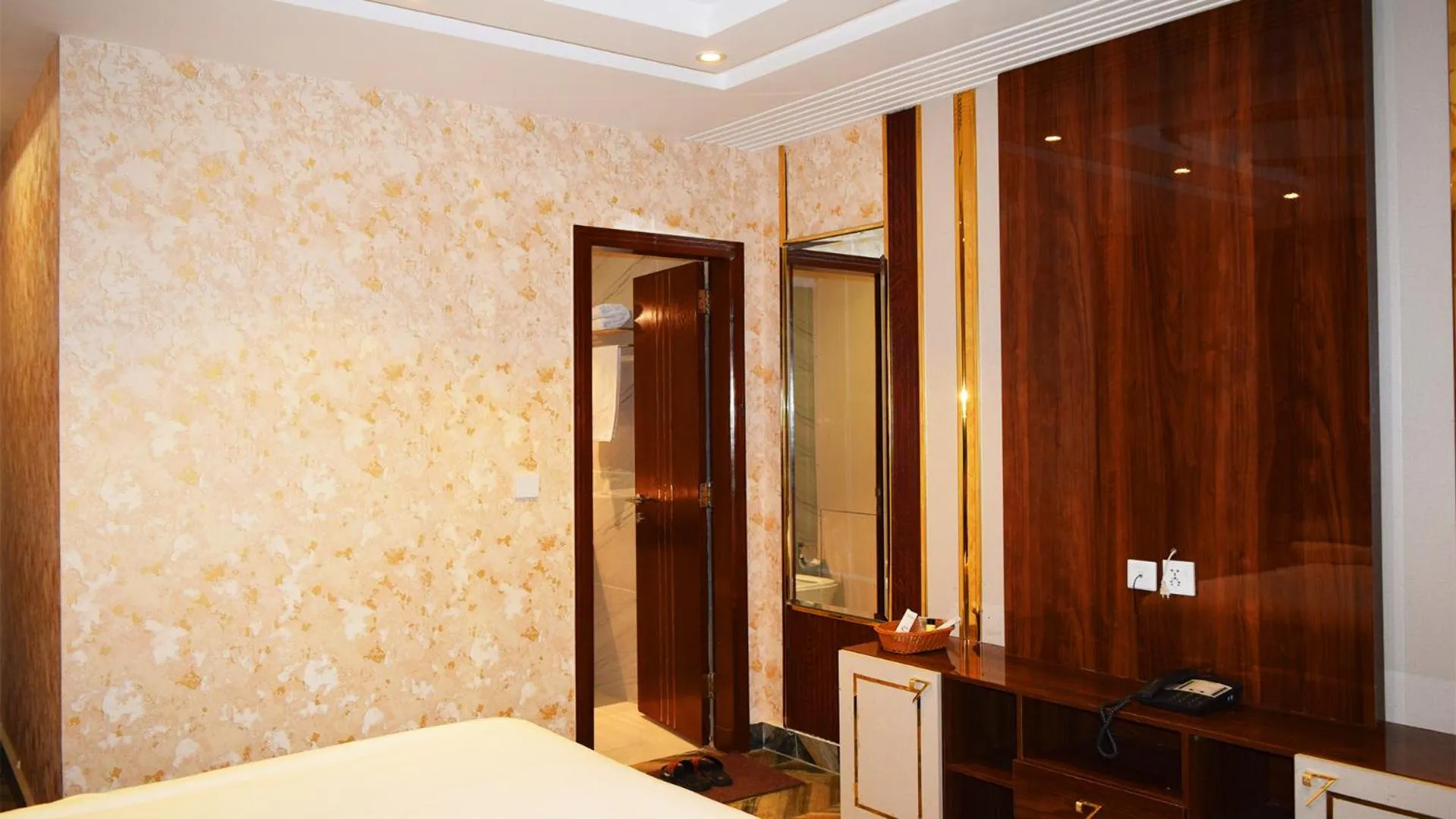 Courteous Hotel