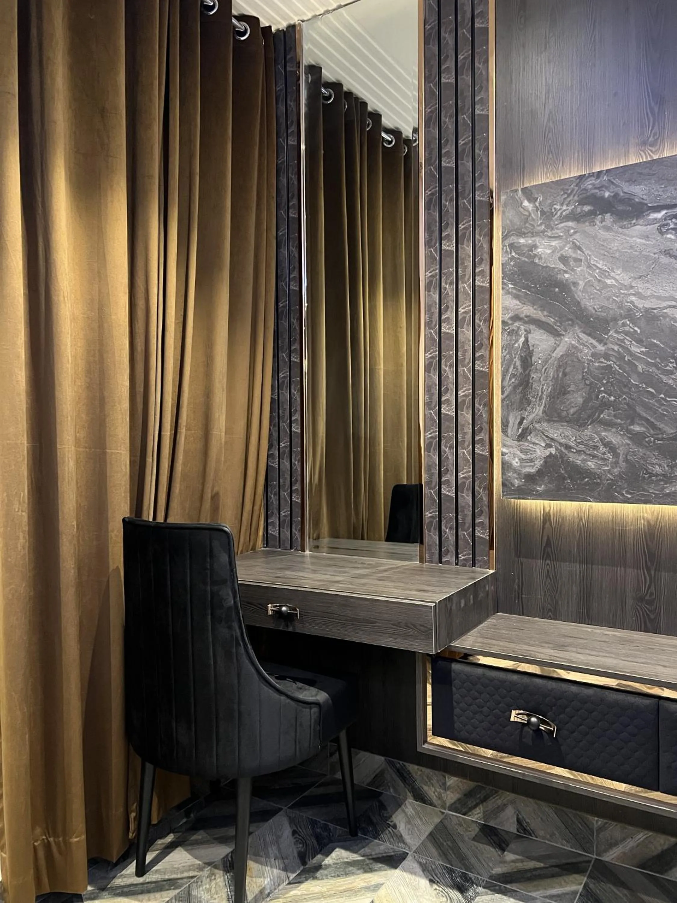 Living room in Courteous Hotel