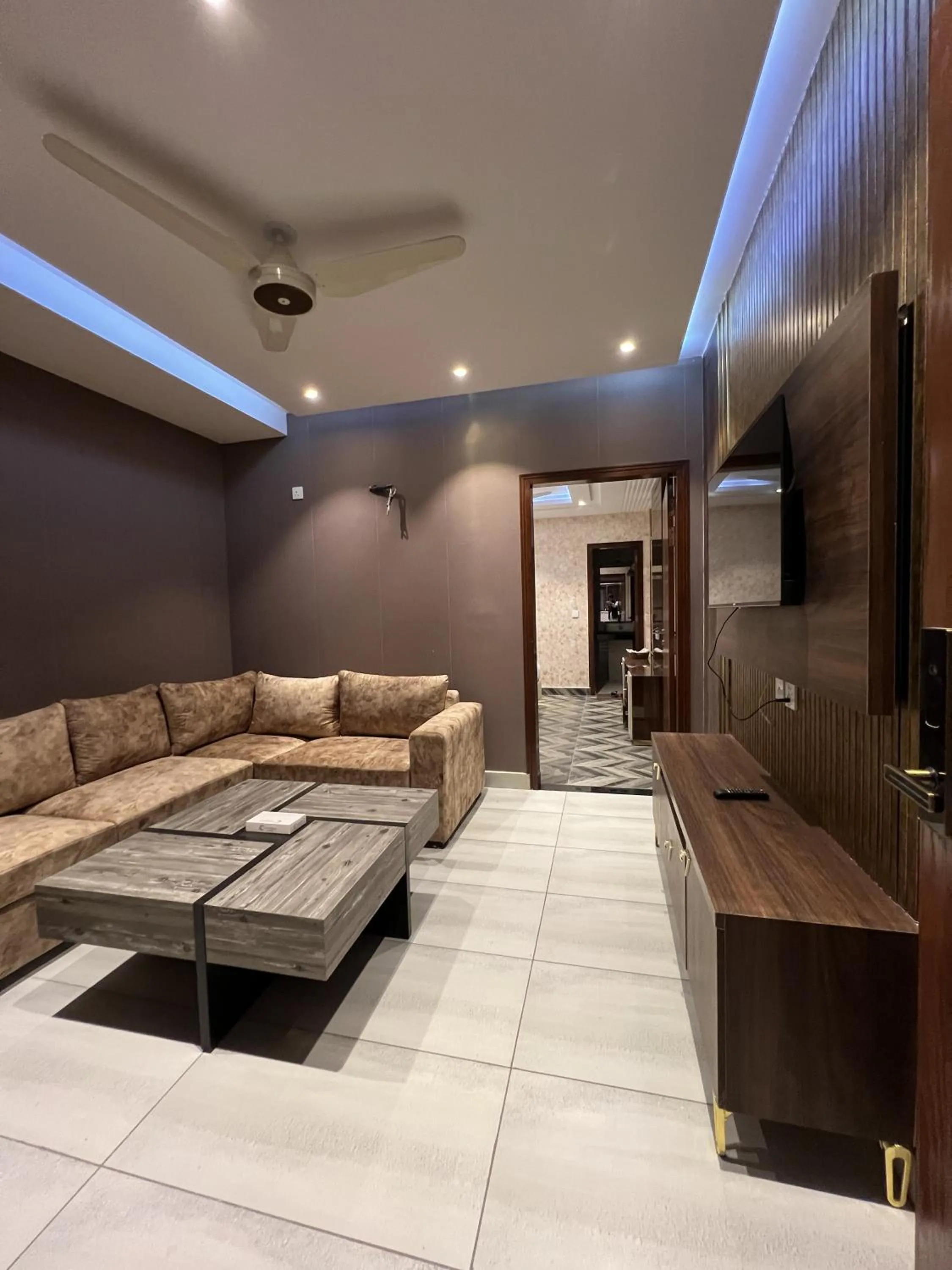 TV and multimedia in Courteous Hotel