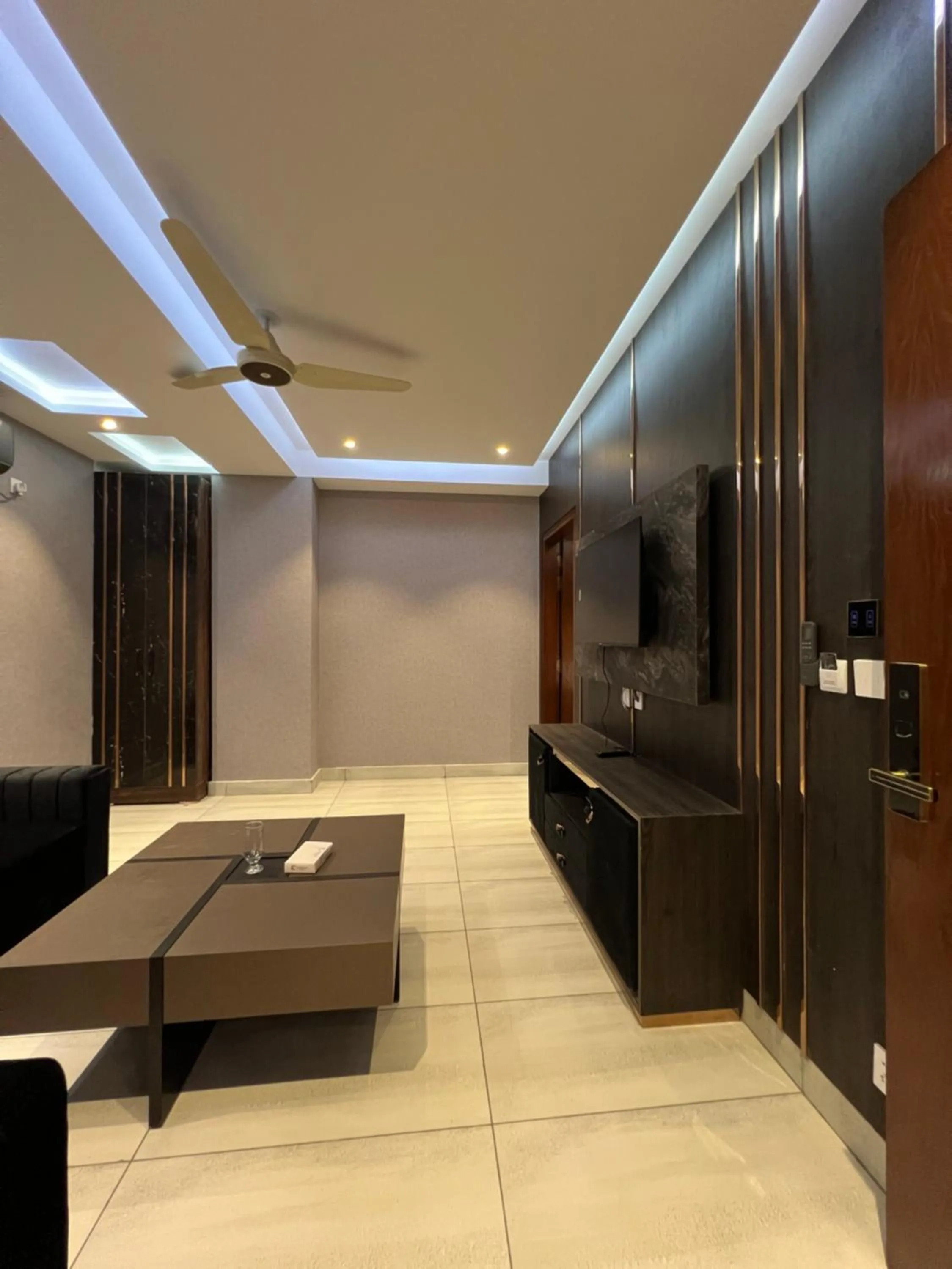 TV and multimedia in Courteous Hotel