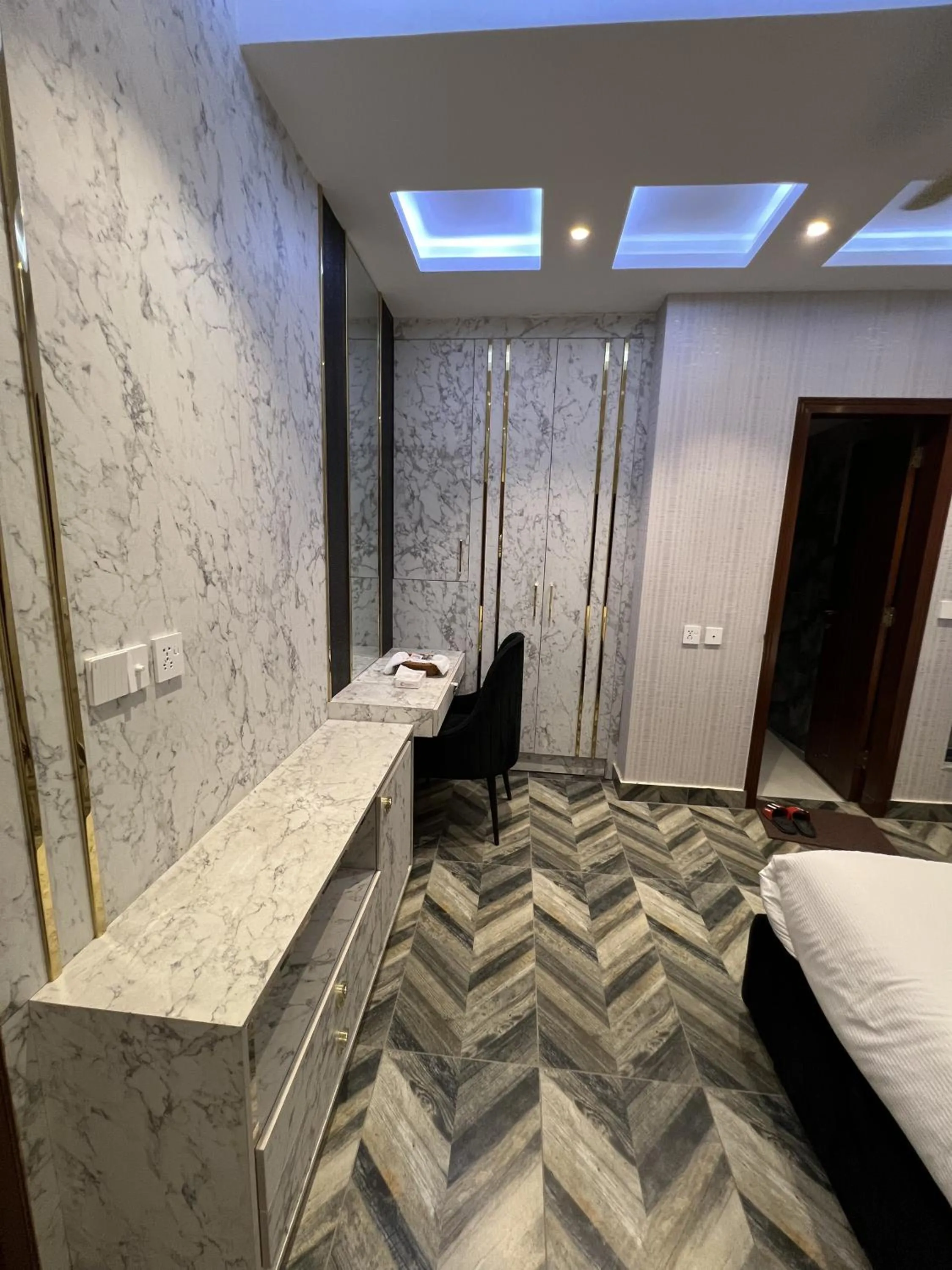 Bed in Courteous Hotel