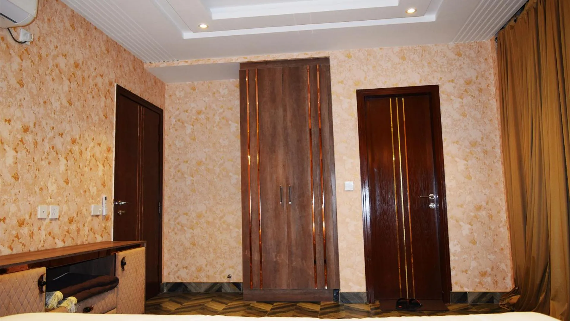Courteous Hotel