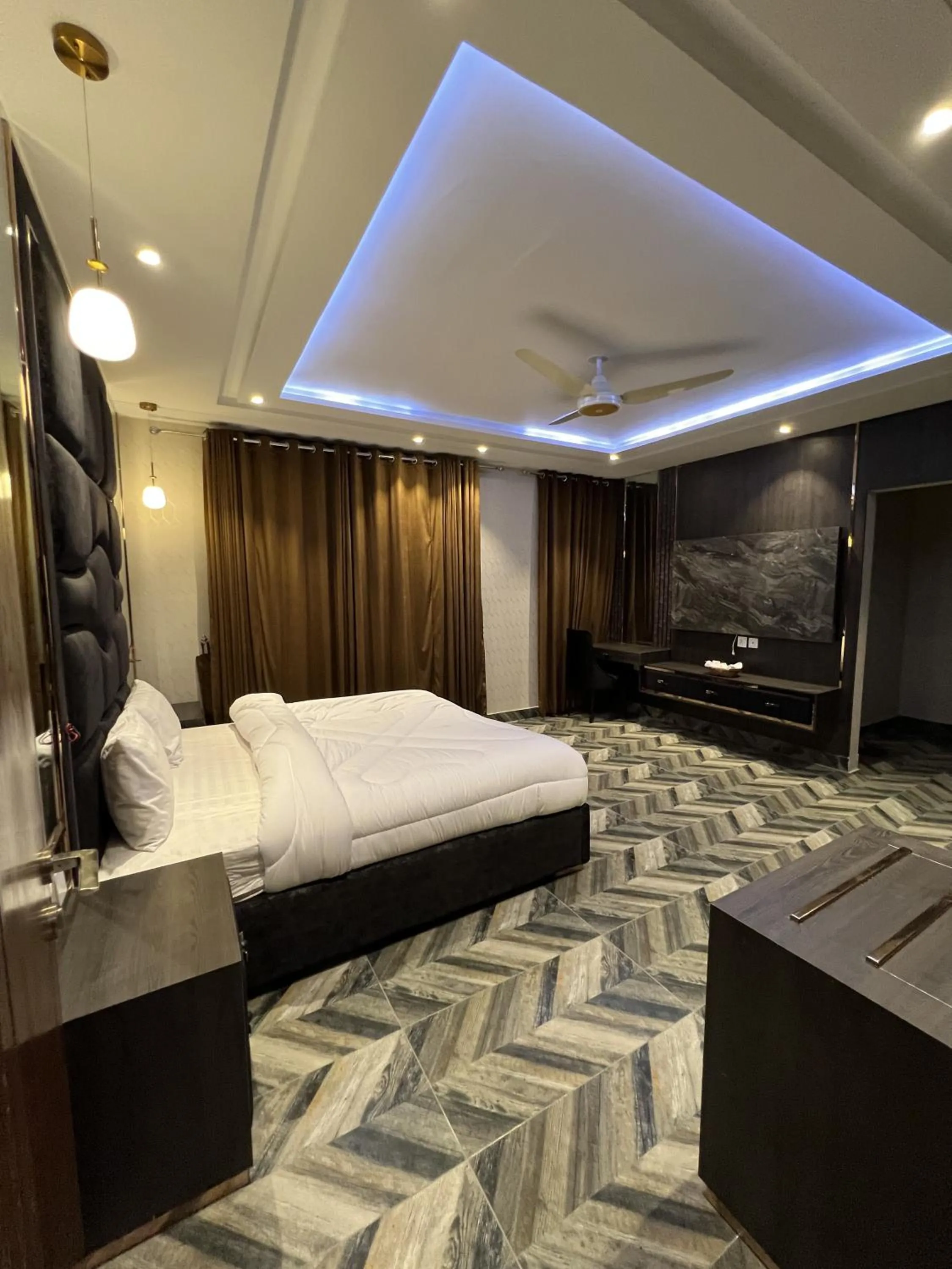 Photo of the whole room in Courteous Hotel
