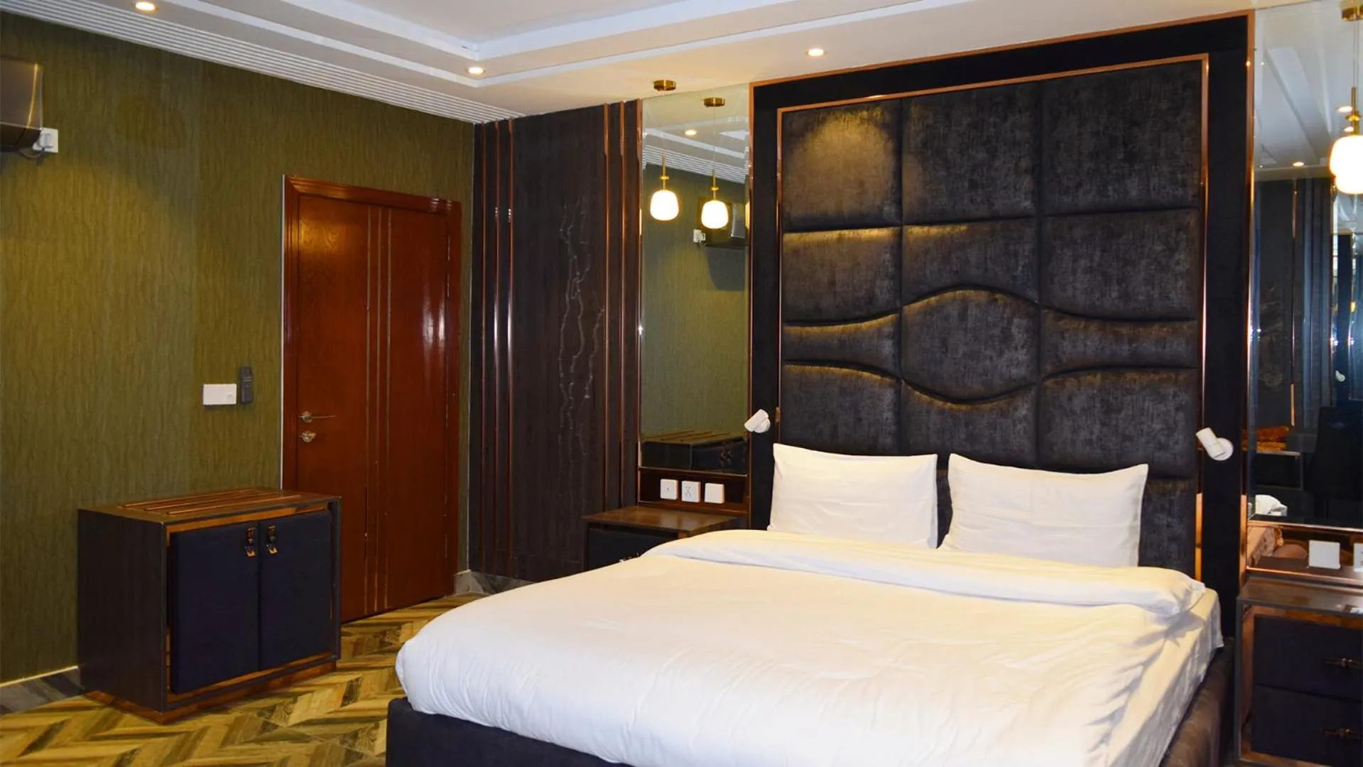 Courteous Hotel