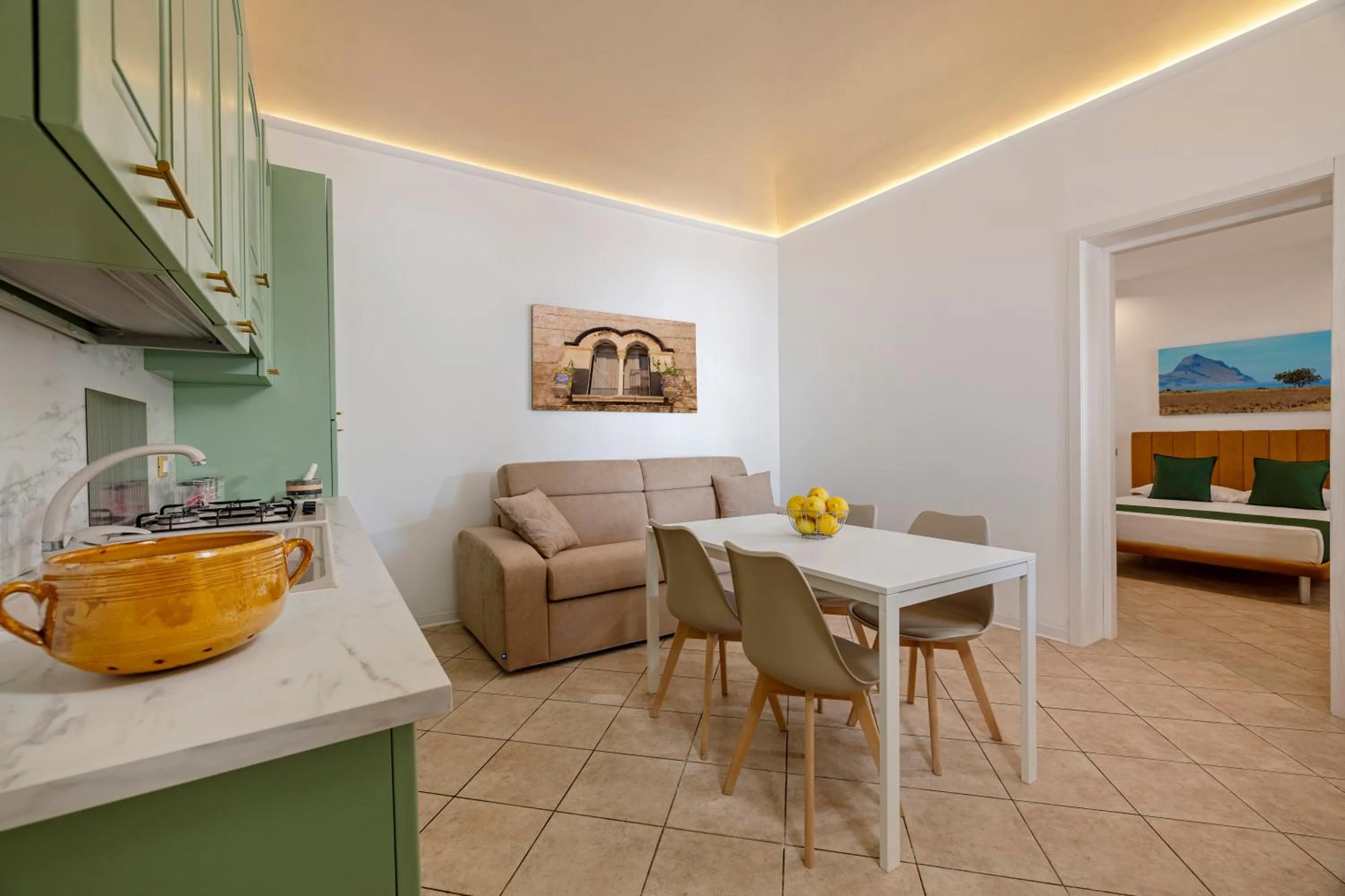 Kitchen or kitchenette in Case Vacanza Loria