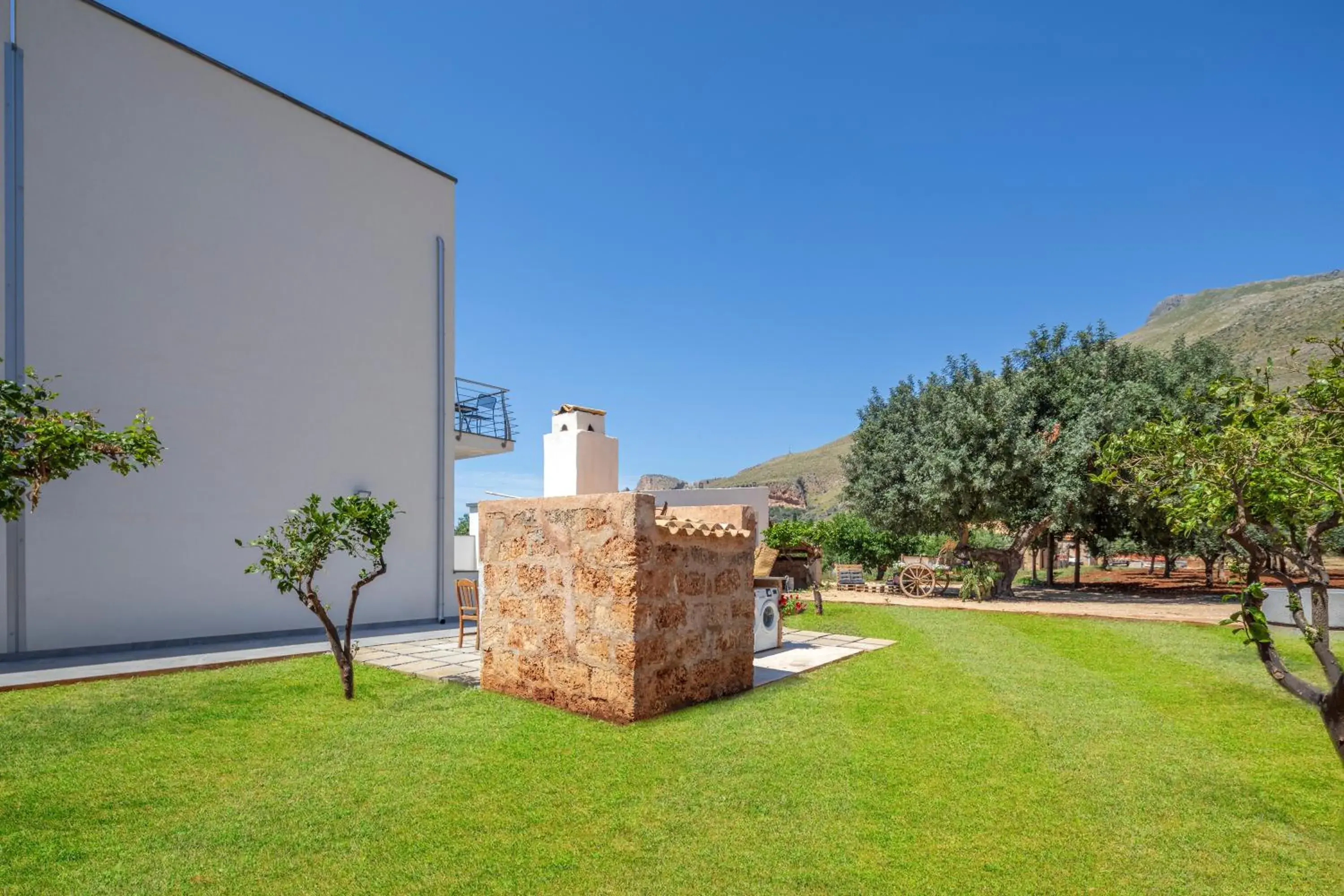 Garden in Case Vacanza Loria Garden in Case Vacanza Loria