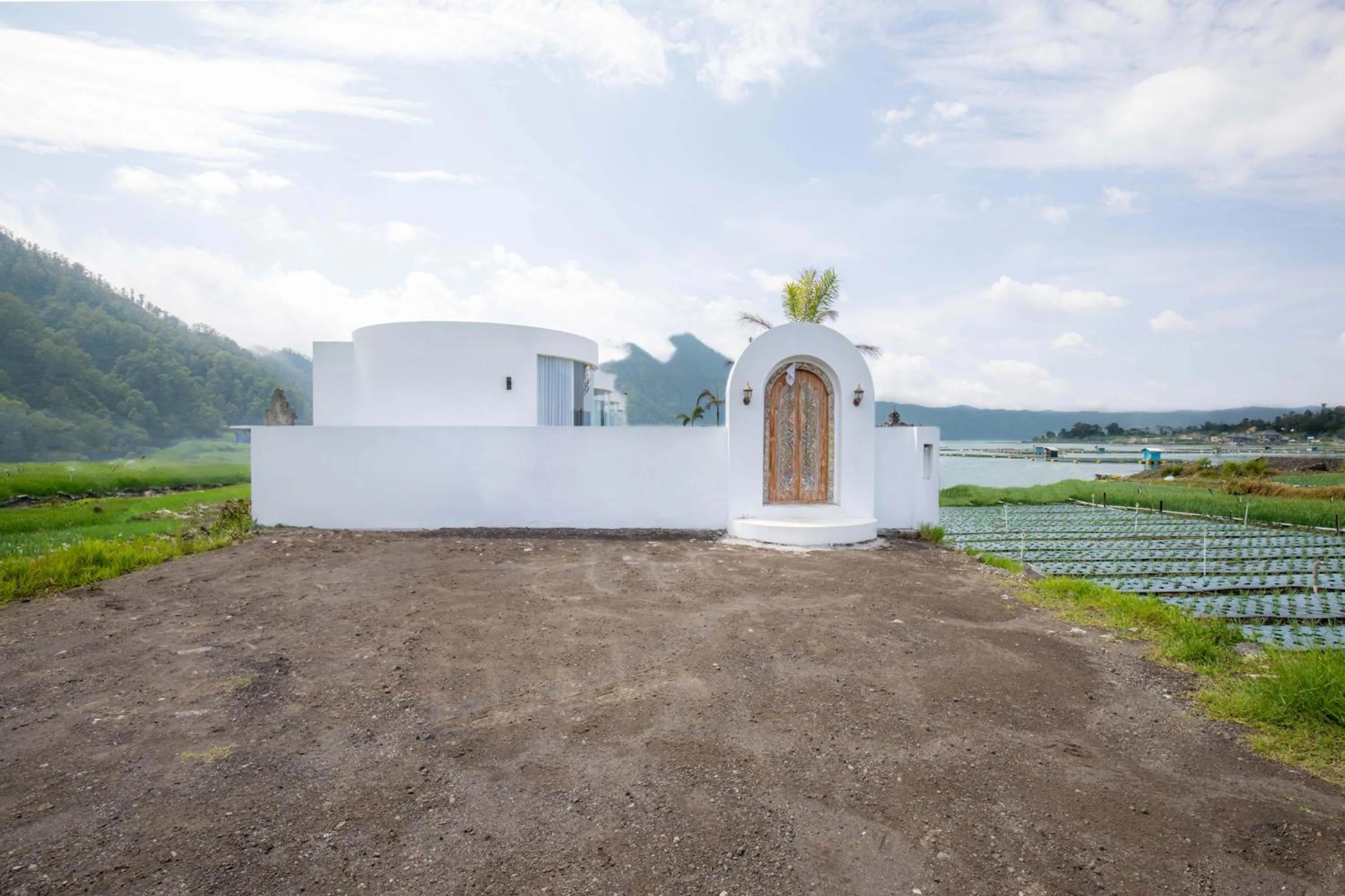 Property building in Intan Lake View Kintamani
