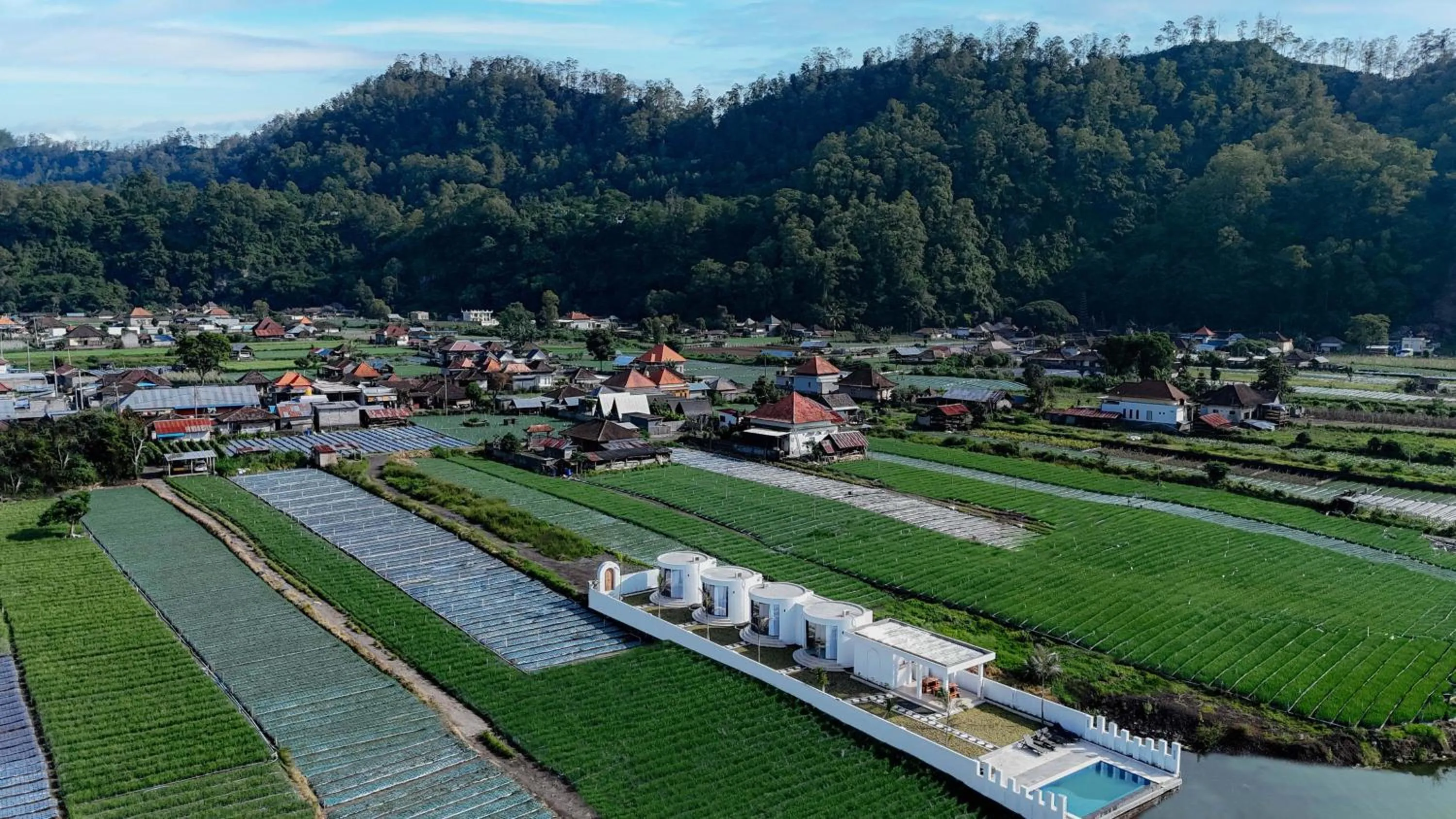 Property building in Intan Lake View Kintamani