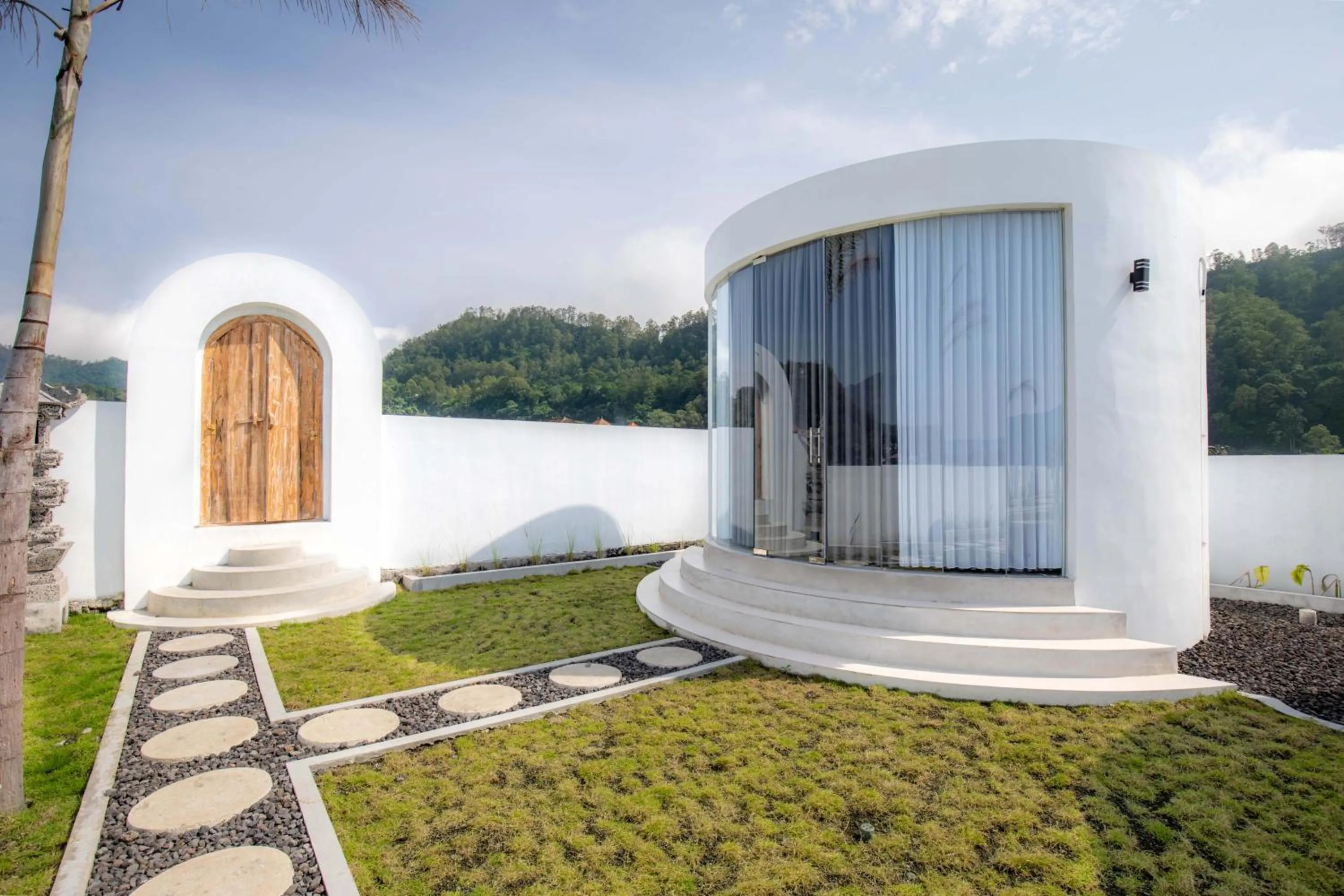 Property building in Intan Lake View Kintamani