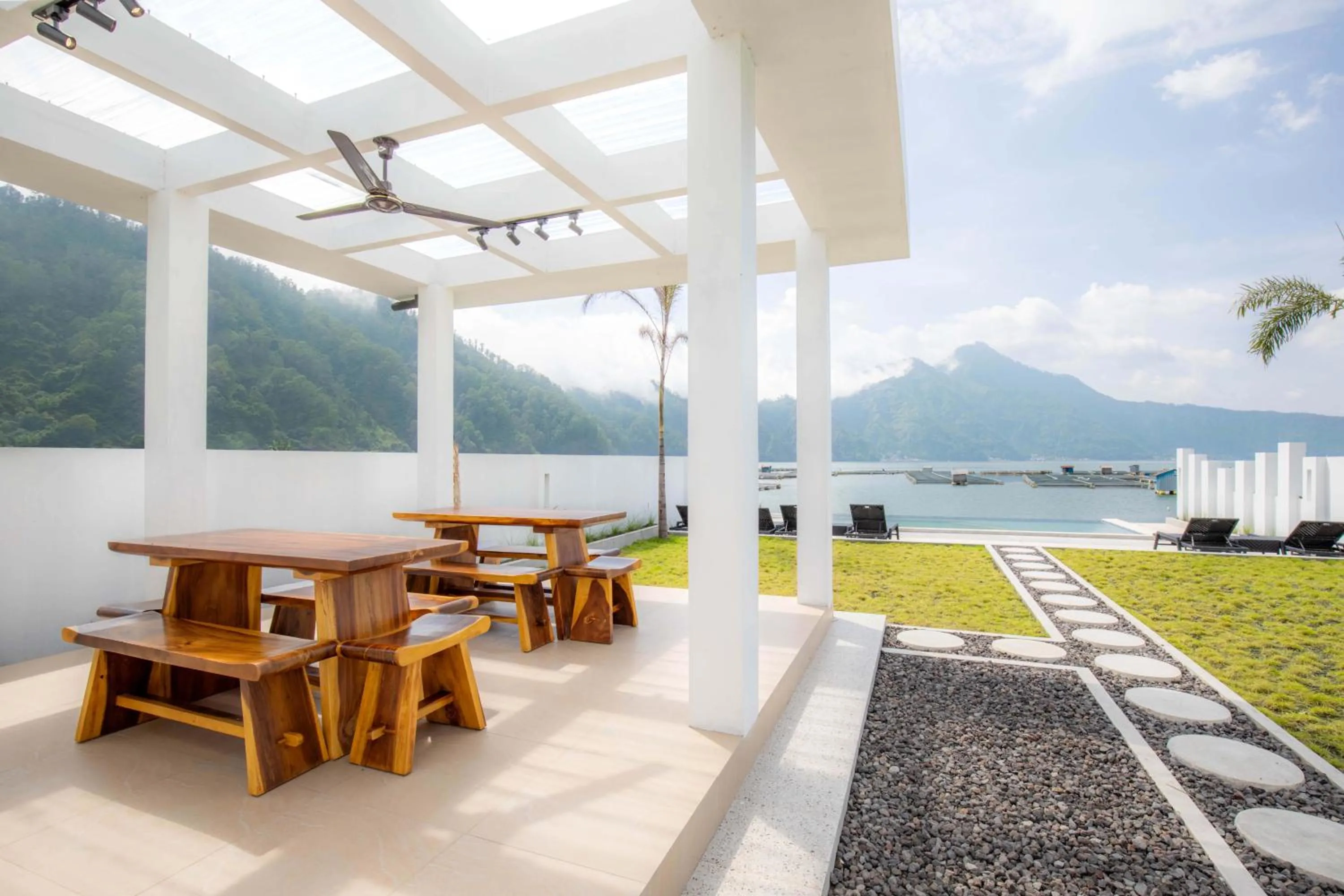 Restaurant/places to eat in Intan Lake View Kintamani