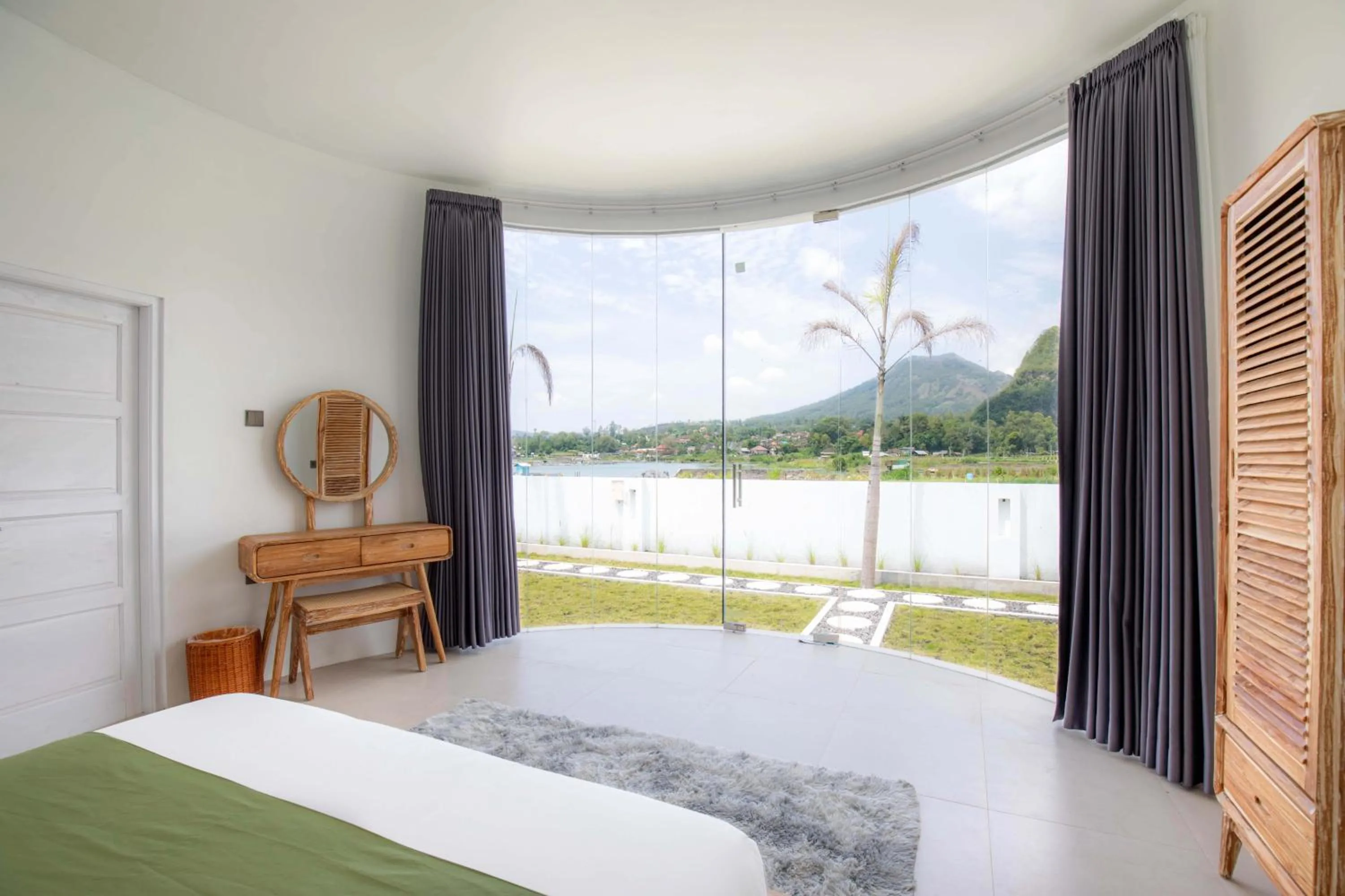 View (from property/room), Bed in Intan Lake View Kintamani