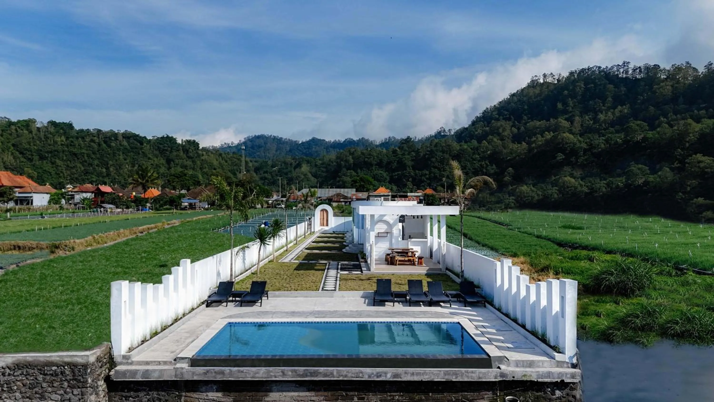 Property building in Intan Lake View Kintamani