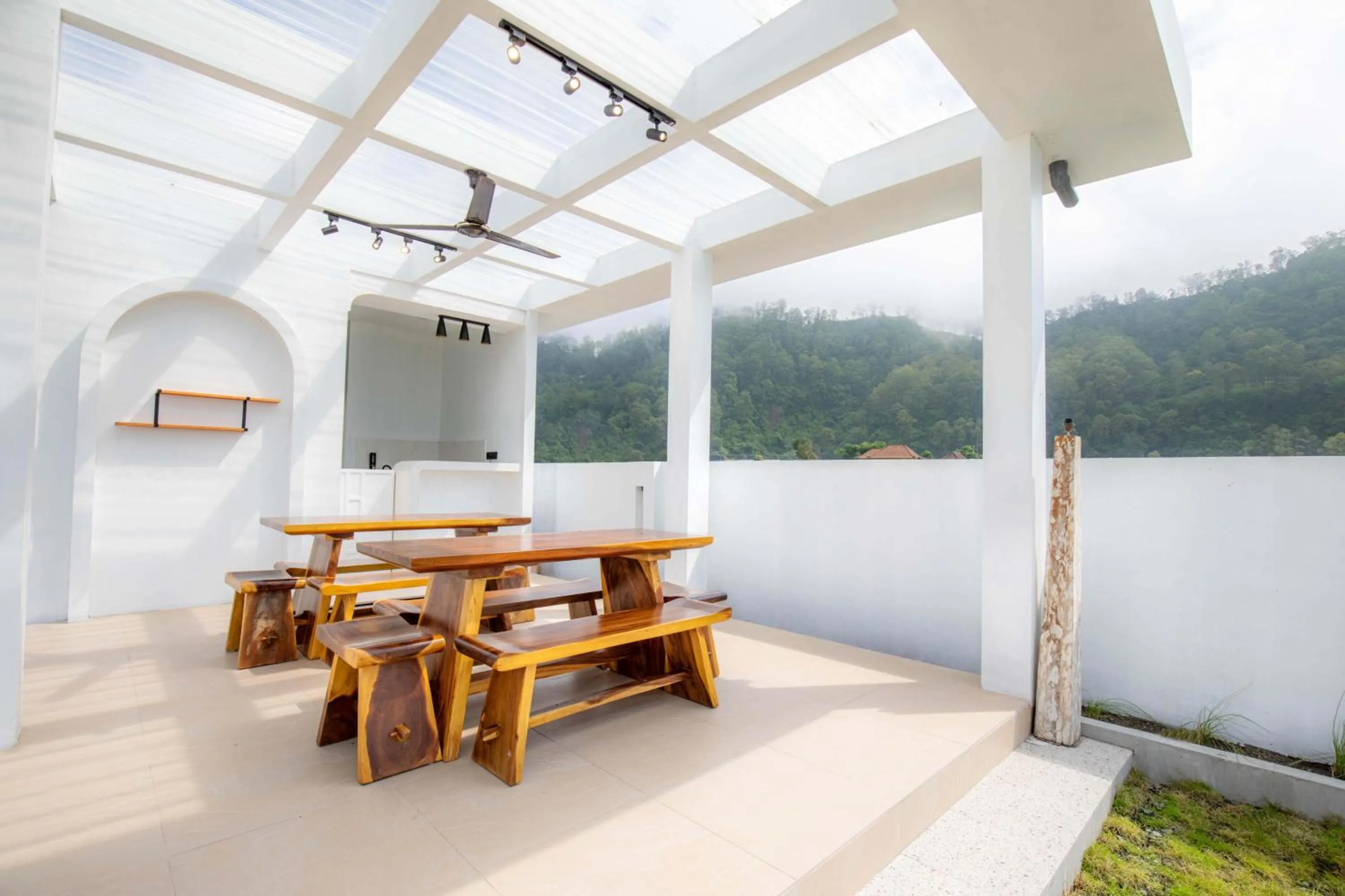 Restaurant/places to eat in Intan Lake View Kintamani