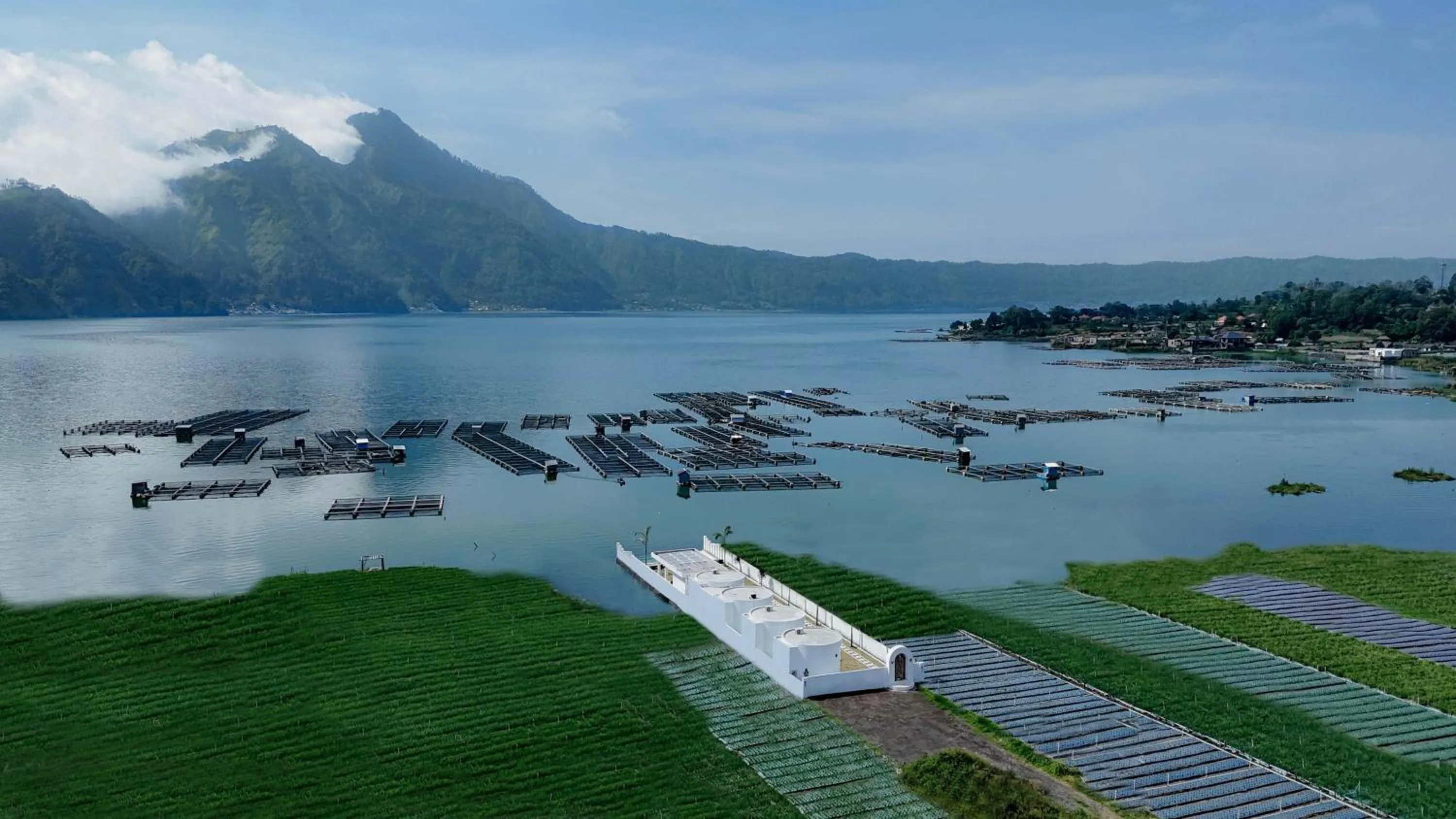 Property building in Intan Lake View Kintamani