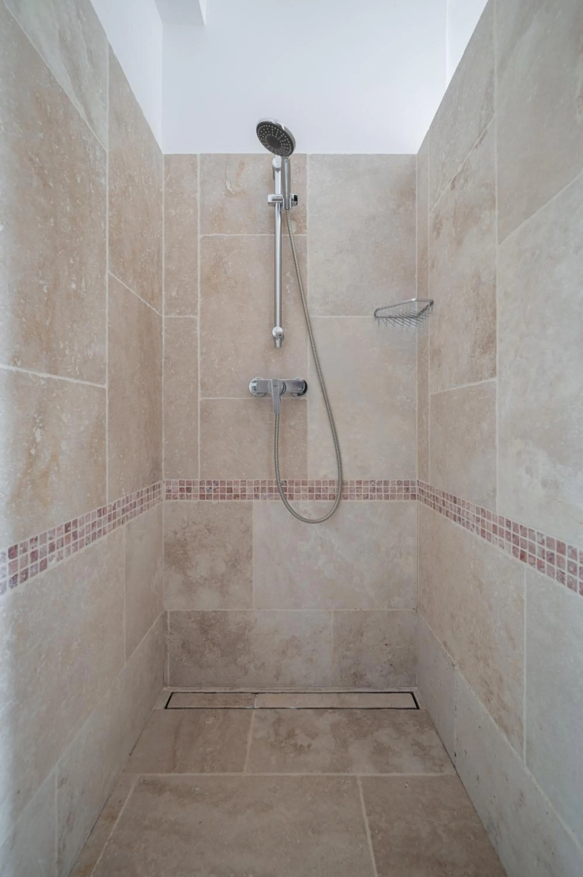 Shower in La Fabrique ¿oup¿