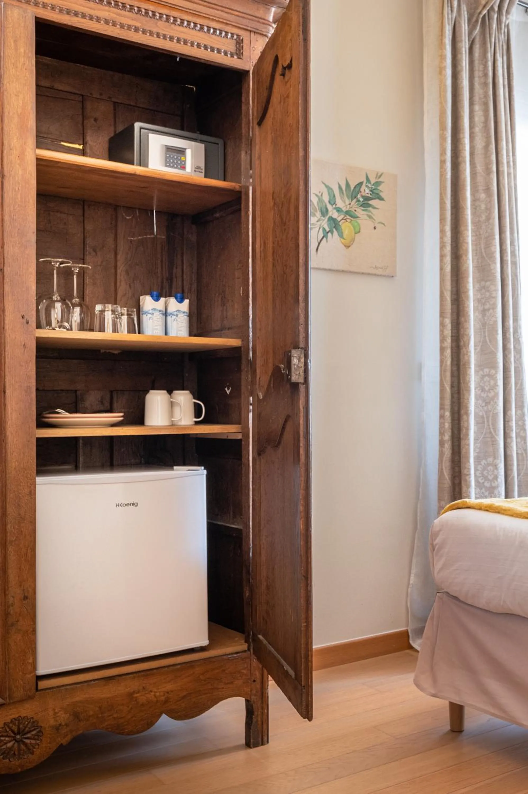 wardrobe, Bed in La Fabrique ¿oup¿