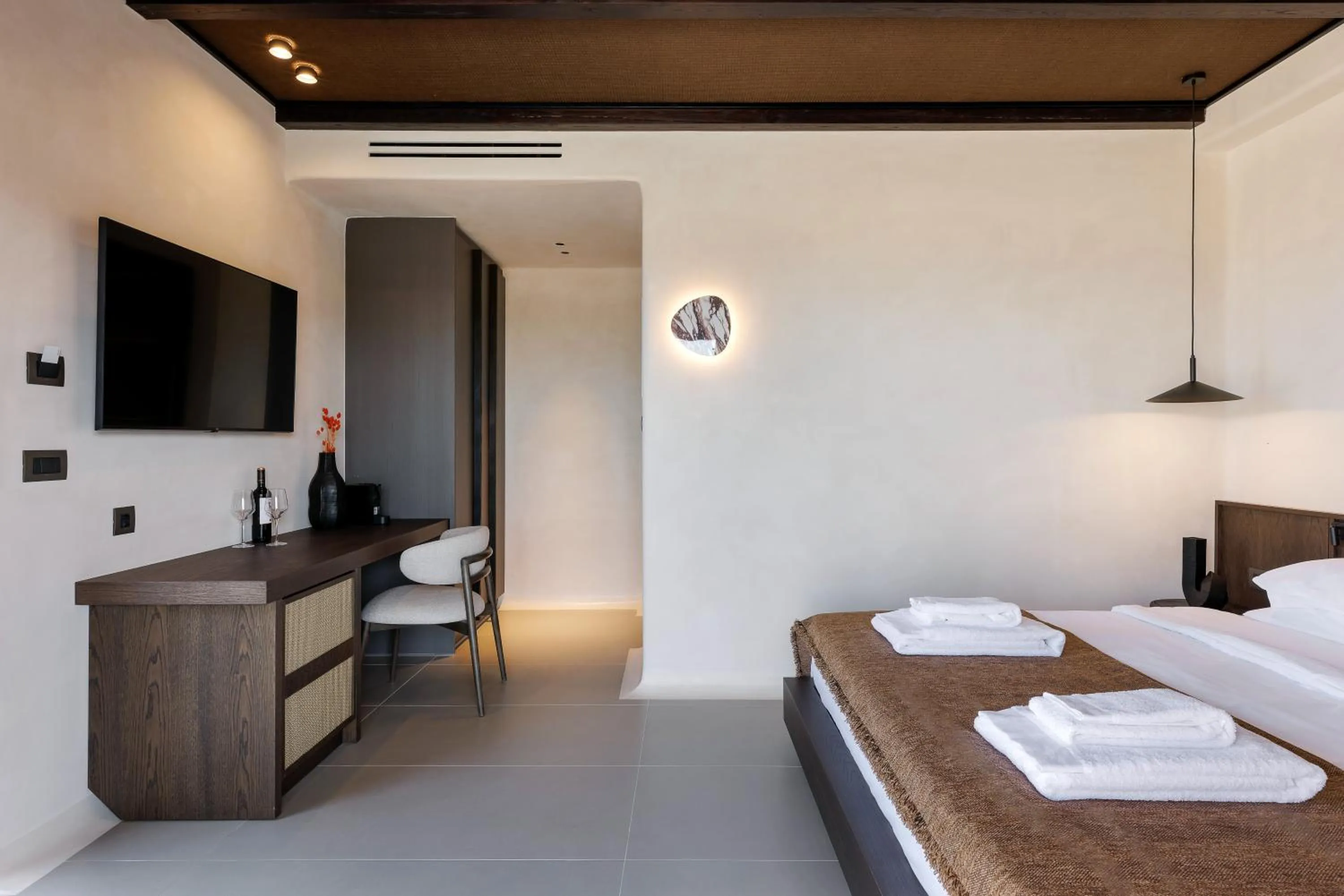 Bed in Maximus Mykonos