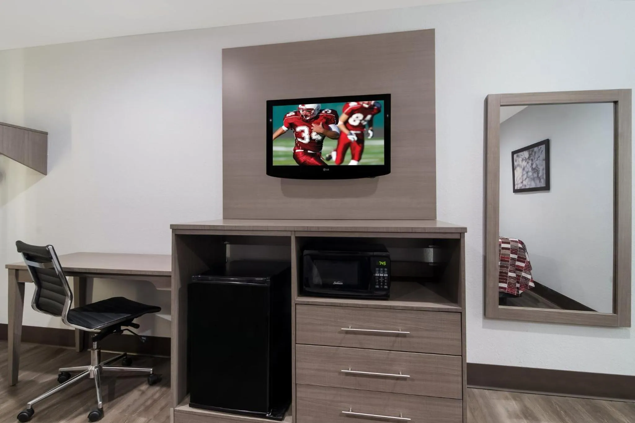 Photo of the whole room in Red Roof Inn Rocky Mount - Battleboro