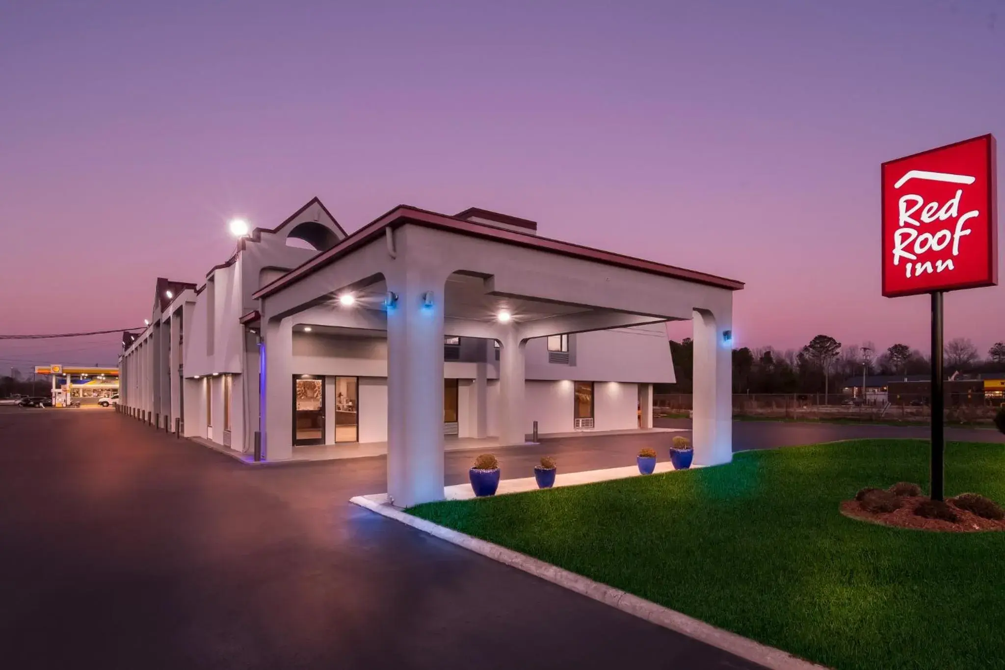 Property building in Red Roof Inn Rocky Mount - Battleboro Property building in Red Roof Inn Rocky Mount - Battleboro