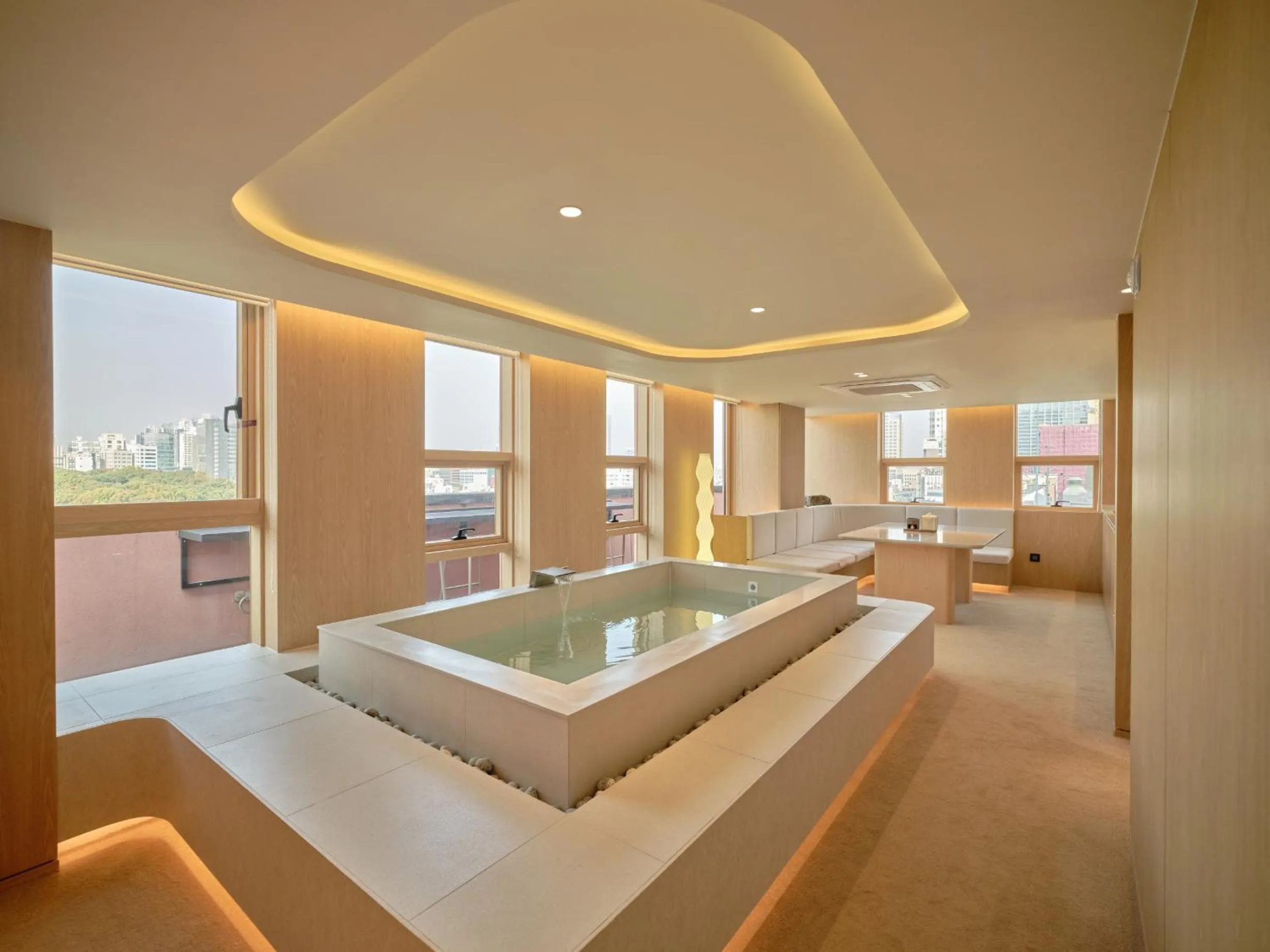 Photo of the whole room, Bed in UH Suite The Coex