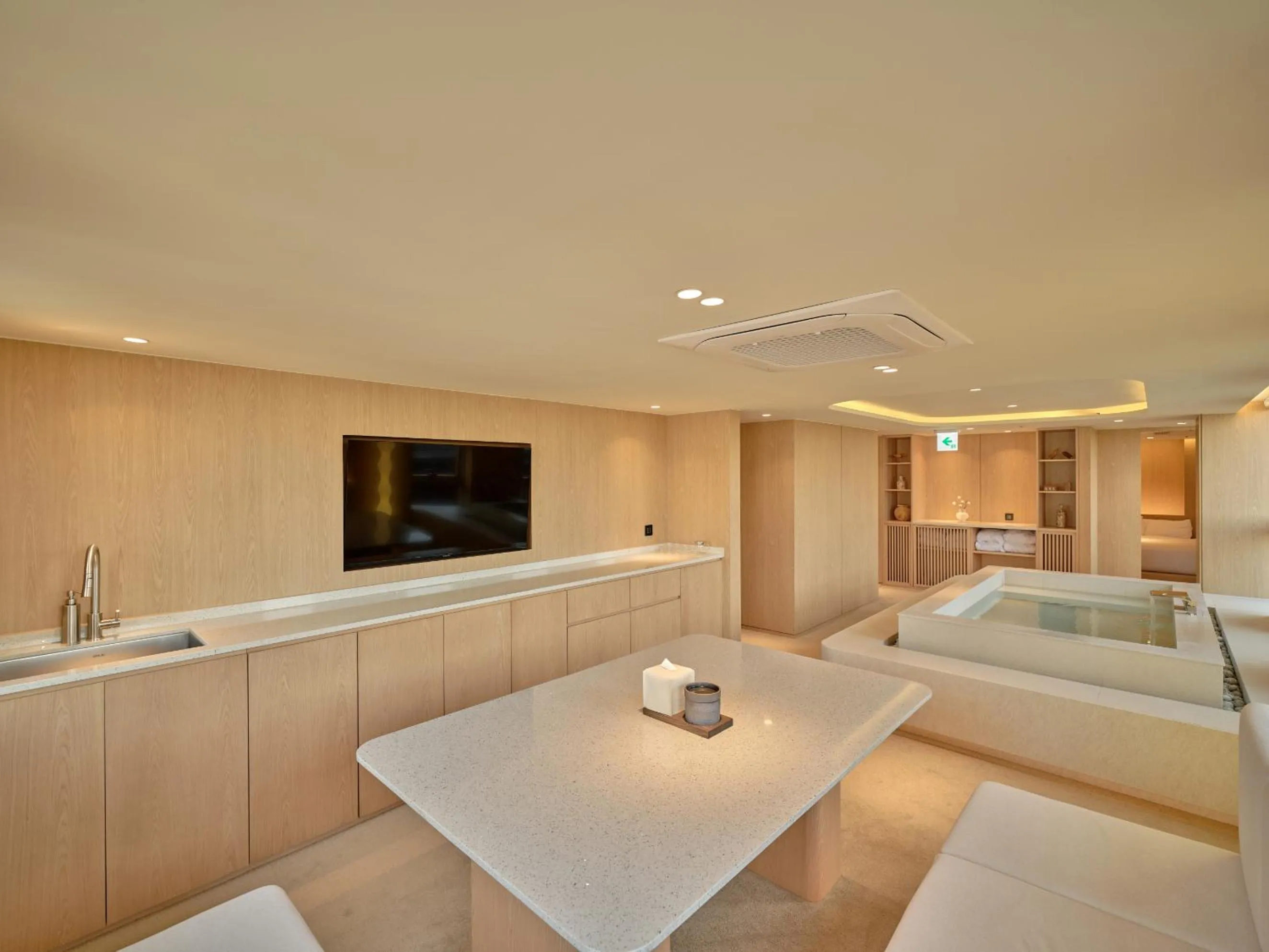 TV and multimedia in UH Suite The Coex