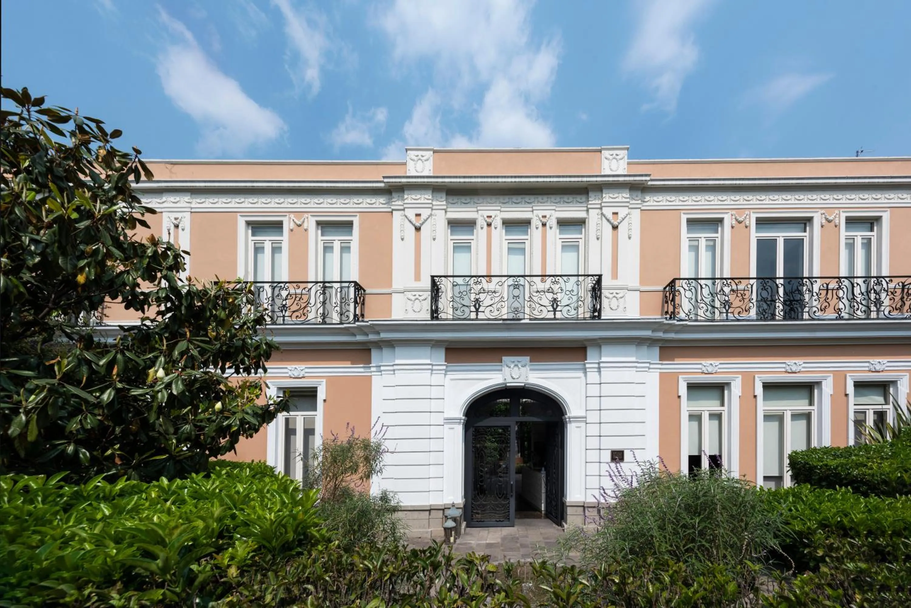 Property building in Hacienda Peña Pobre