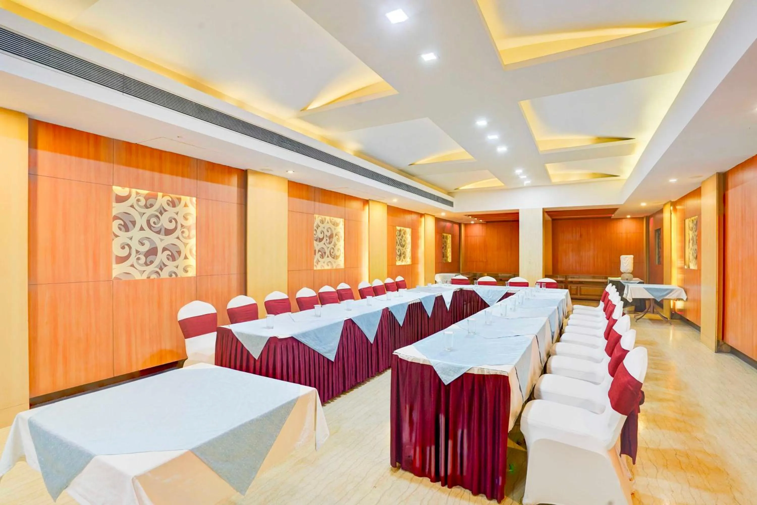 Business facilities in Palette Hotel Nisarga by Sunday Bhopal