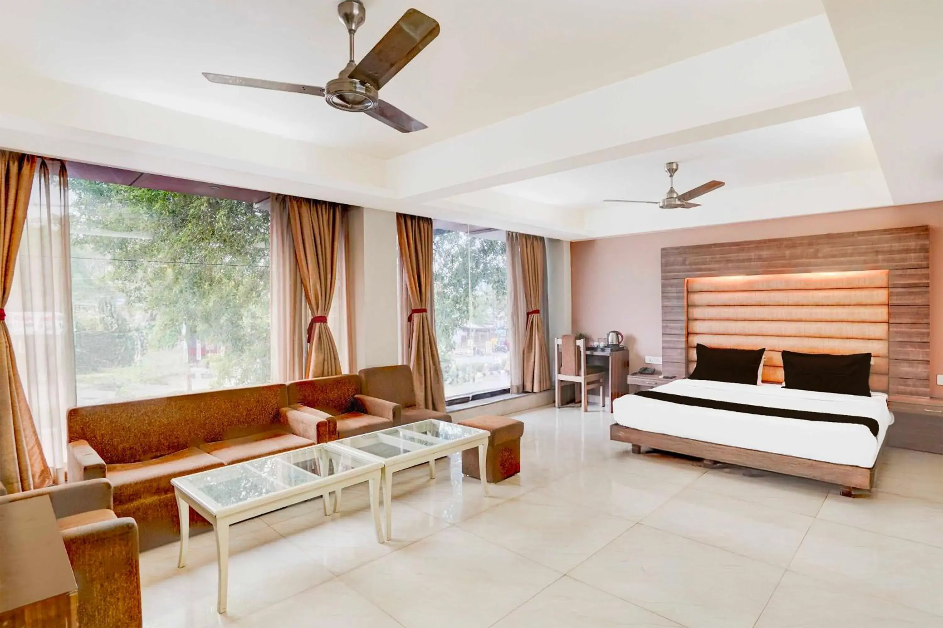 Comfort Triple Room with Shower in Palette Hotel Nisarga by CheckIn Bhopal Comfort Triple Room with Shower in Palette Hotel Nisarga by CheckIn Bhopal