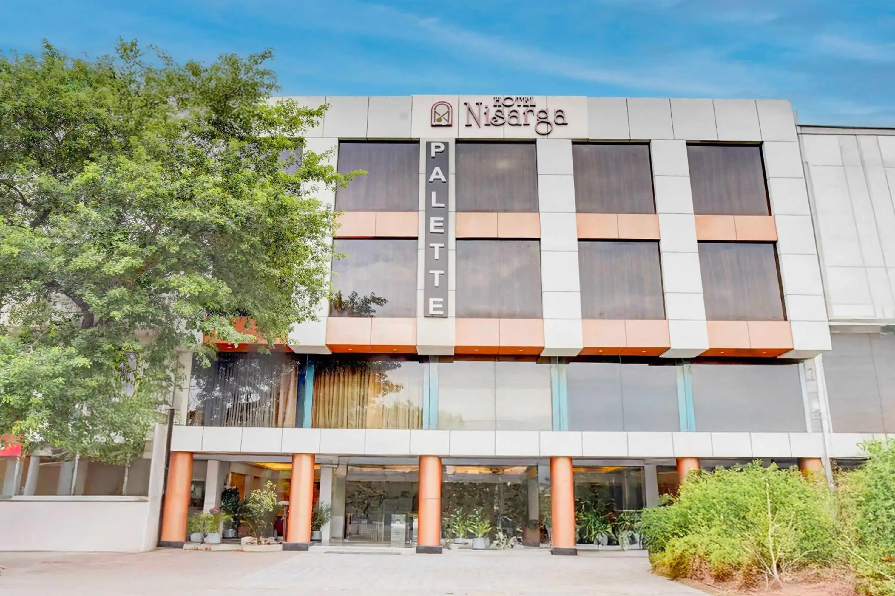 Facade/entrance in Palette Hotel Nisarga by CheckIn Bhopal Facade/entrance in Palette Hotel Nisarga by CheckIn Bhopal