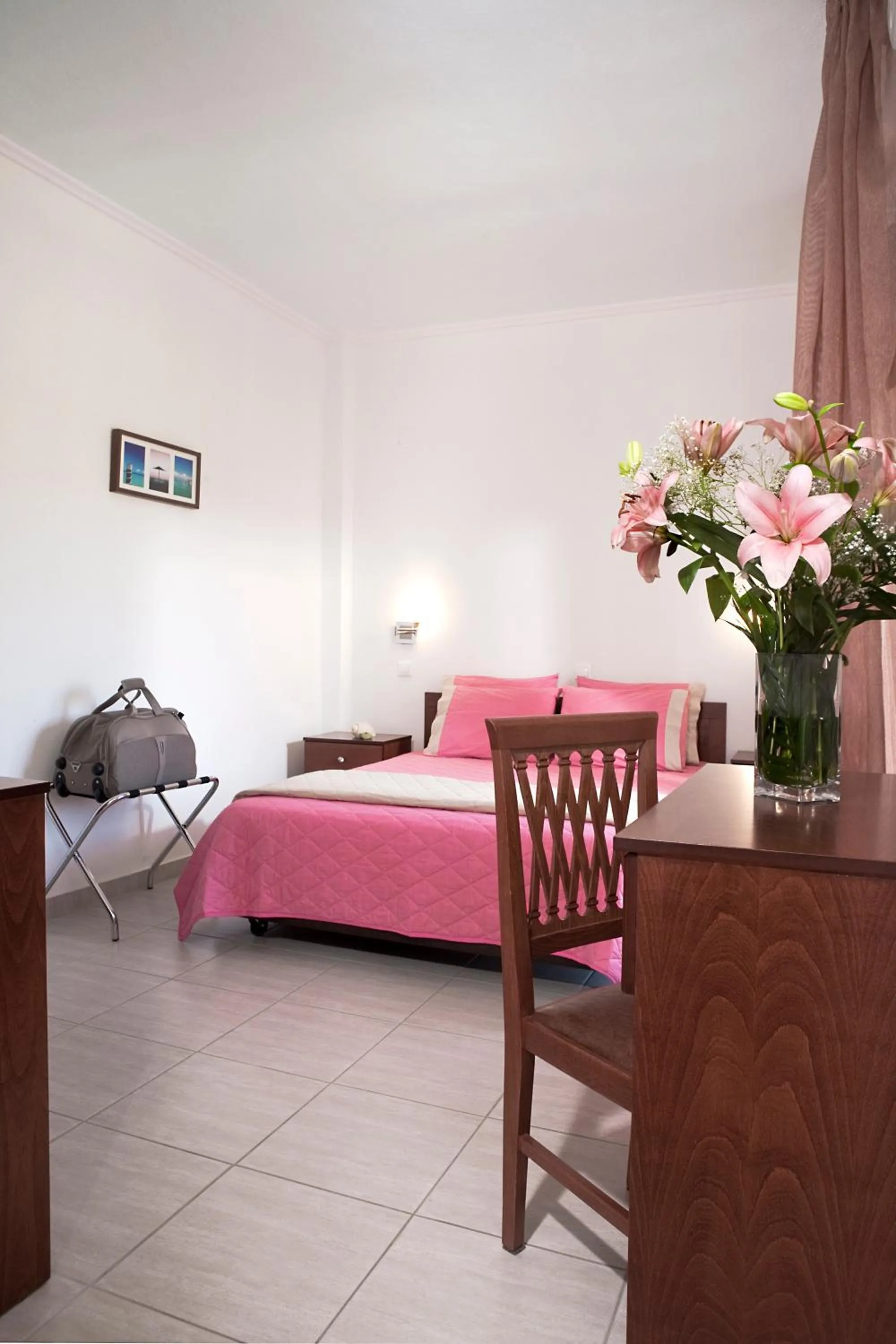 Photo of the whole room, Bed in Stratos Hotel