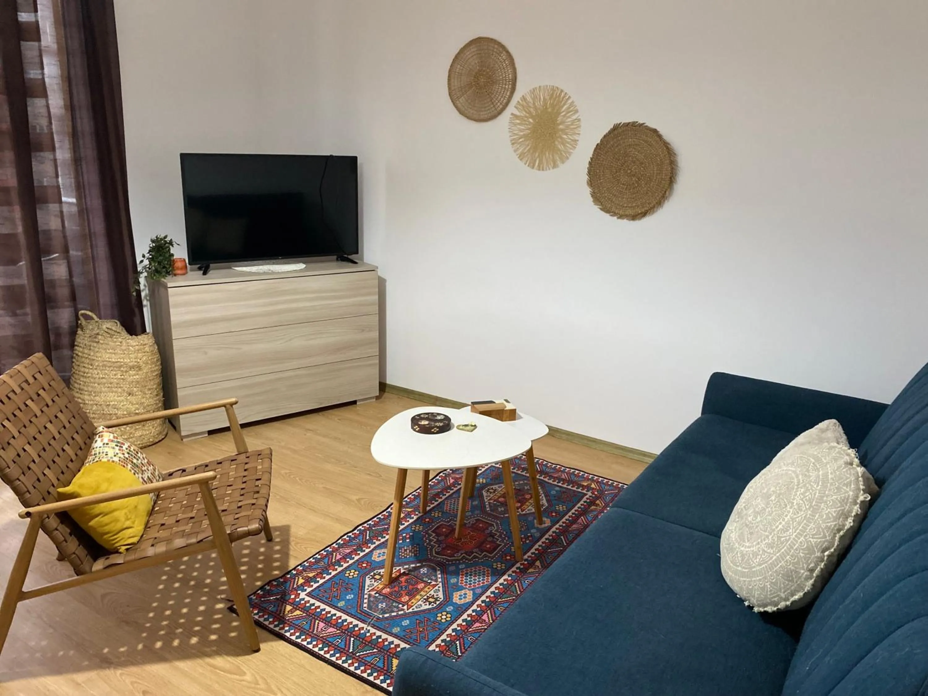 Sleep4-FreeP-MountainView-Balcony-PetFriendly