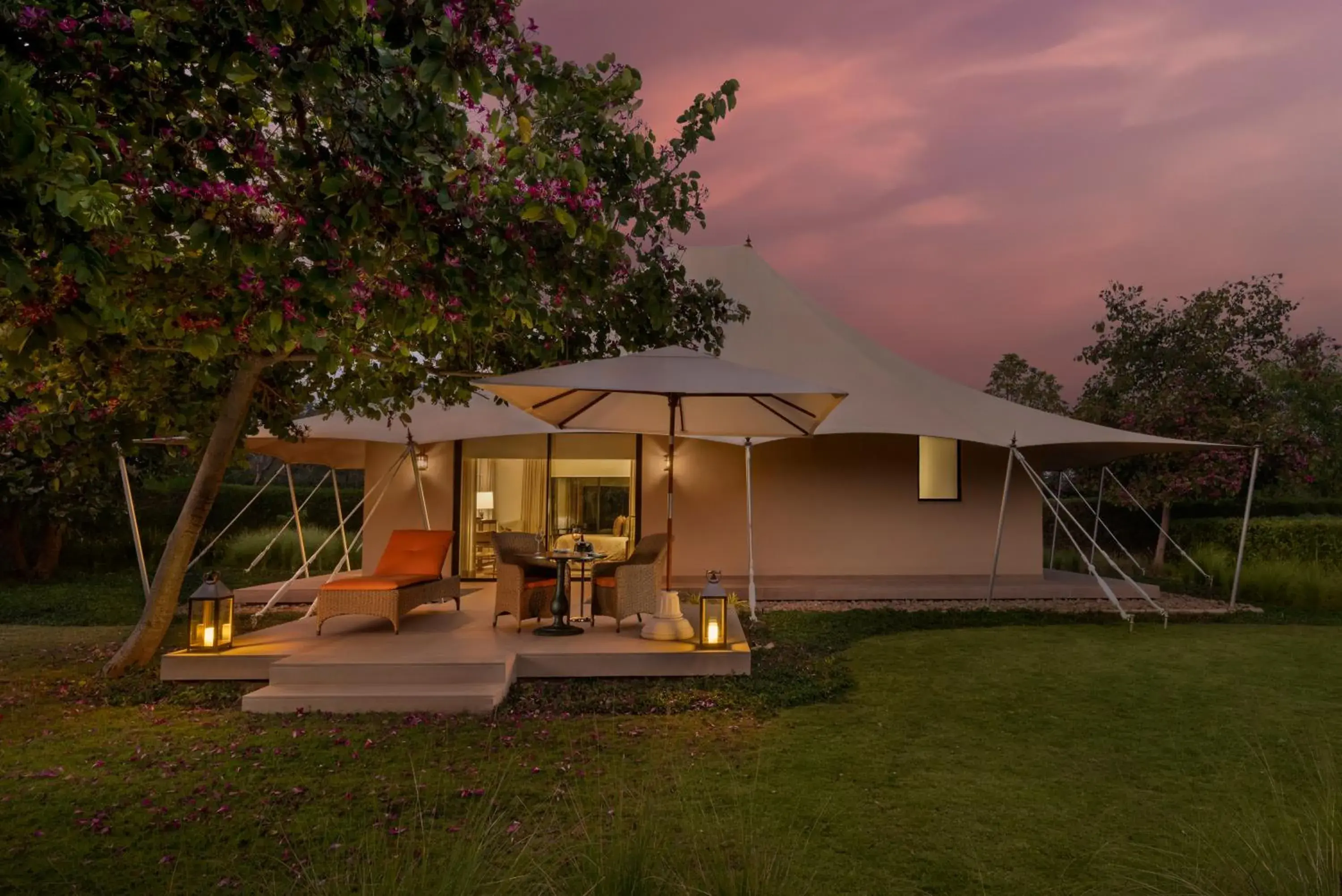Luxury Tent - Twin Bed in The Oberoi Vindhyavilas Wildlife Resort, Bandhavgarh Luxury Tent - Twin Bed in The Oberoi Vindhyavilas Wildlife Resort, Bandhavgarh